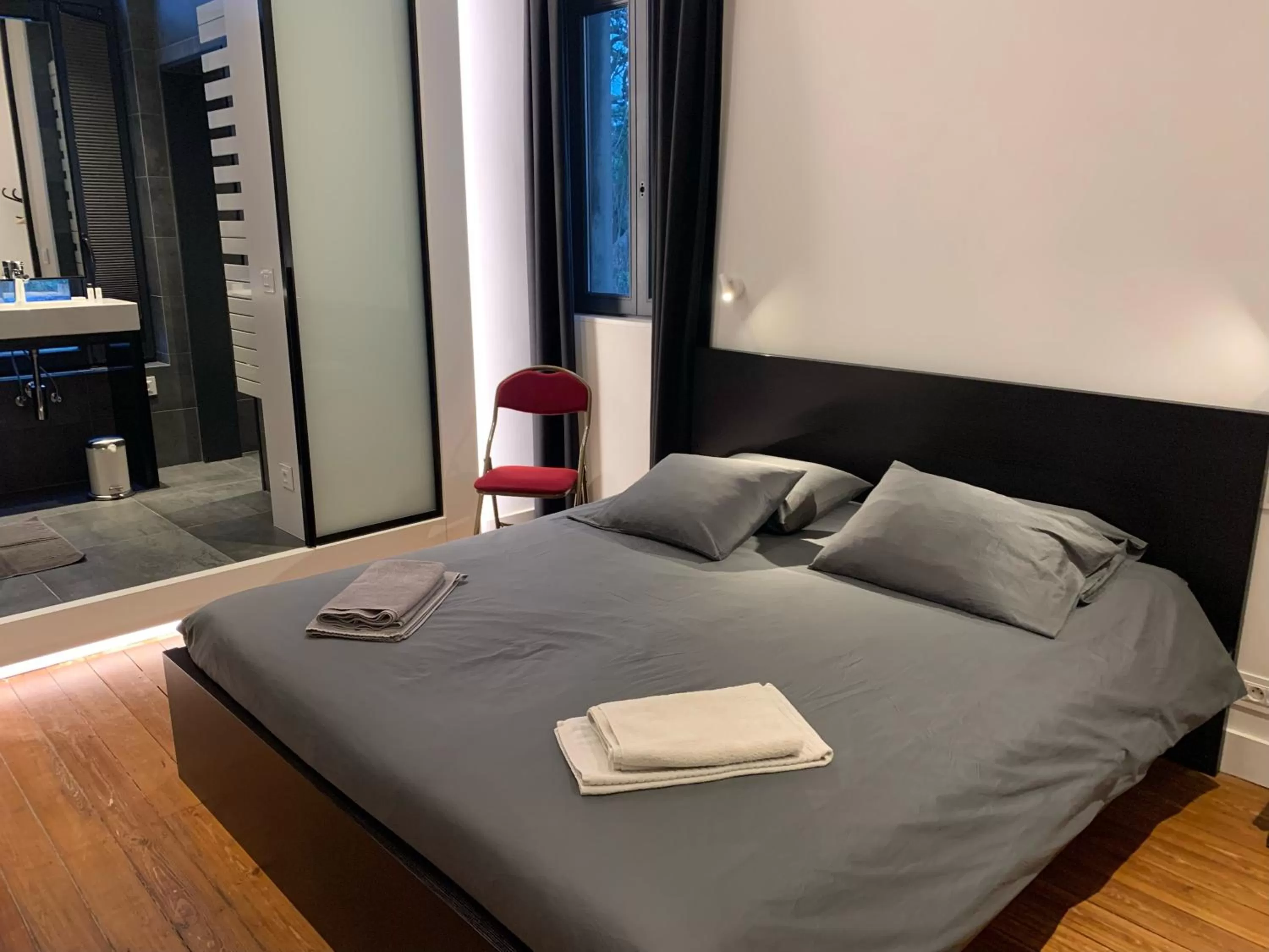 Bed in Albert Molière