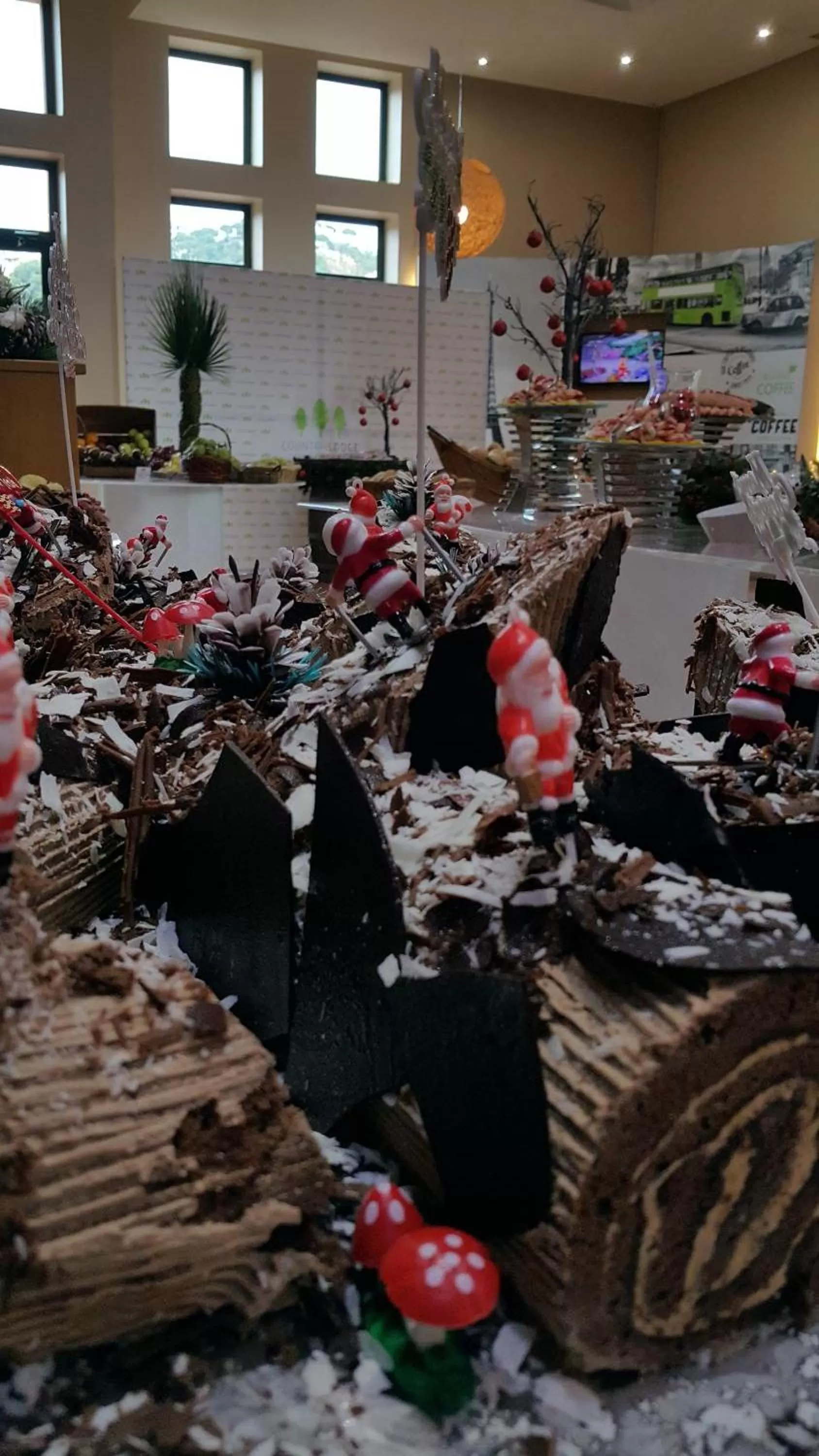 Restaurant/places to eat in Country Lodge Hotel & Resort Beirut