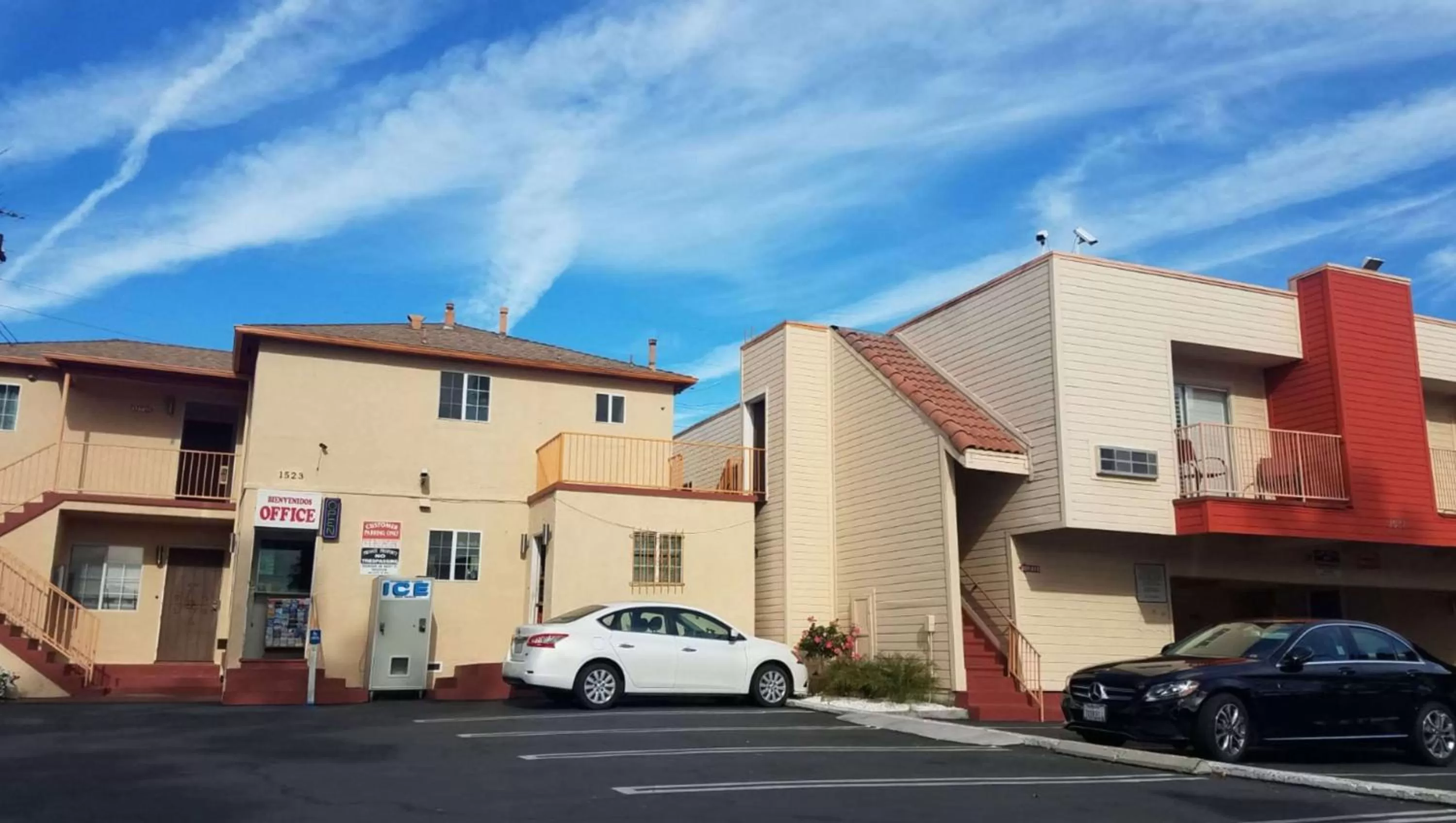 Property building in Motel 6 Glendale CA Pasadena Burbank Los Angeles