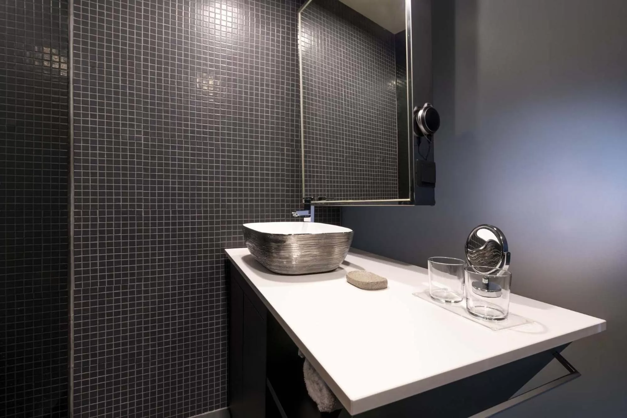 Toilet in 9Hotel Mercy