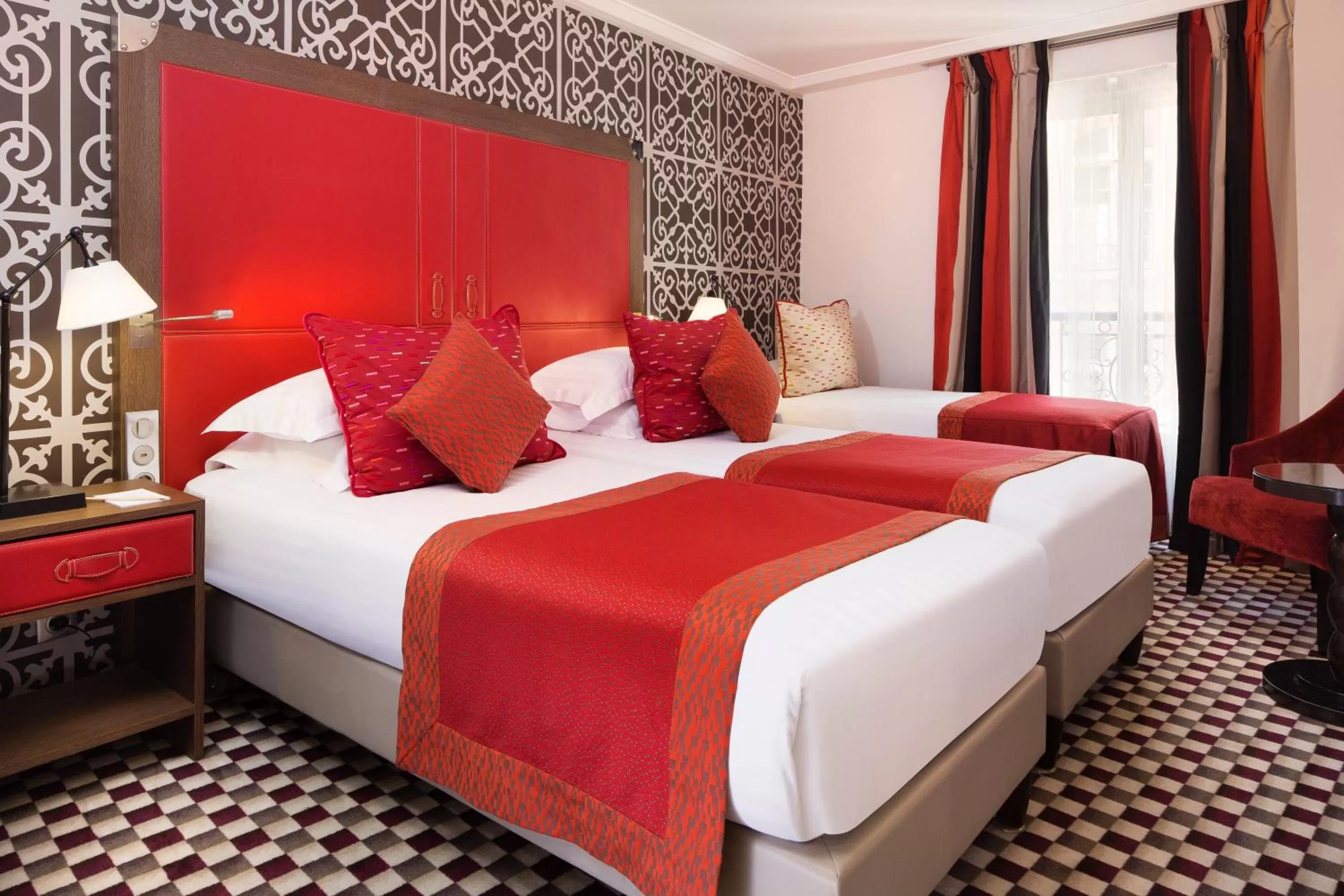 Bedroom, Bed in Hotel Phileas Lazare & Spa - Opera