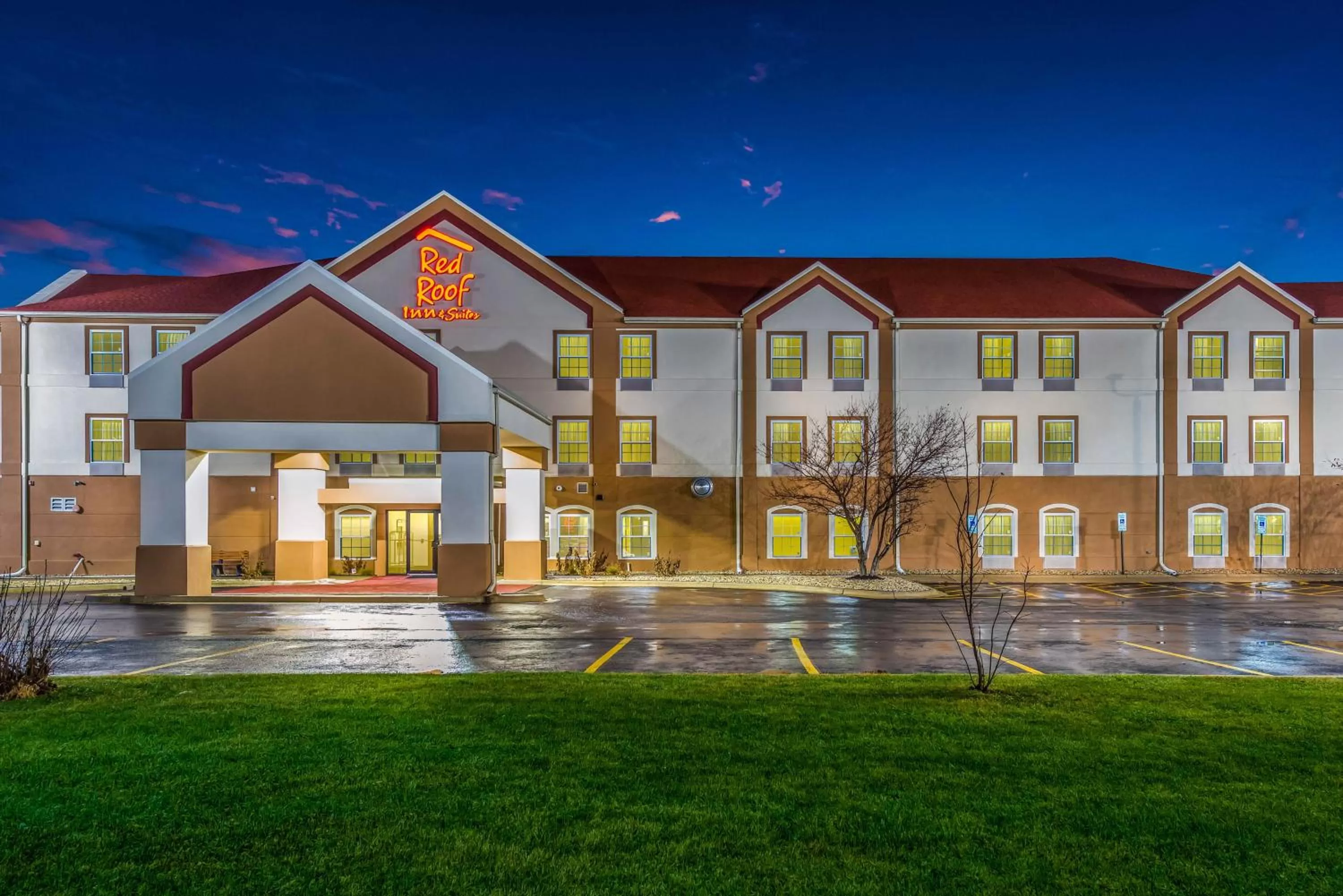 Property building in Red Roof Inn & Suites Monee