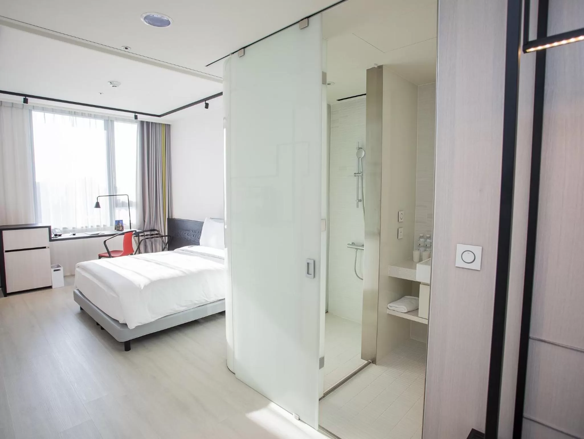 Toilet, Bed in The Place Taichung
