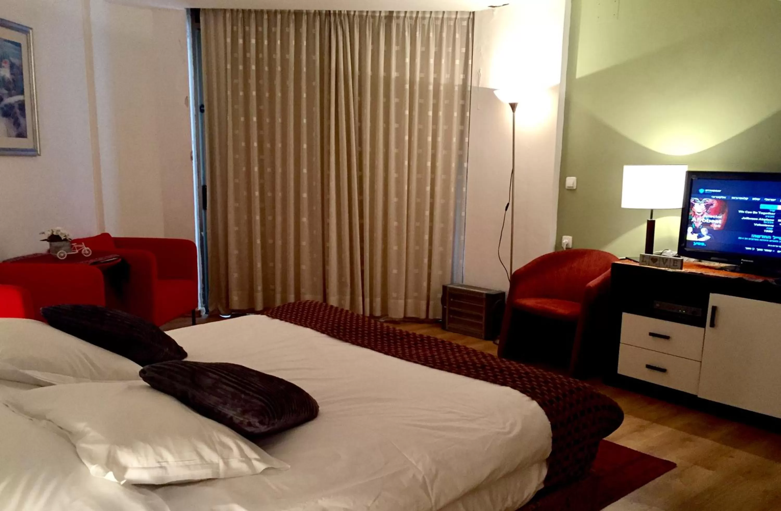 Bedroom, Bed in Raphael Apartments