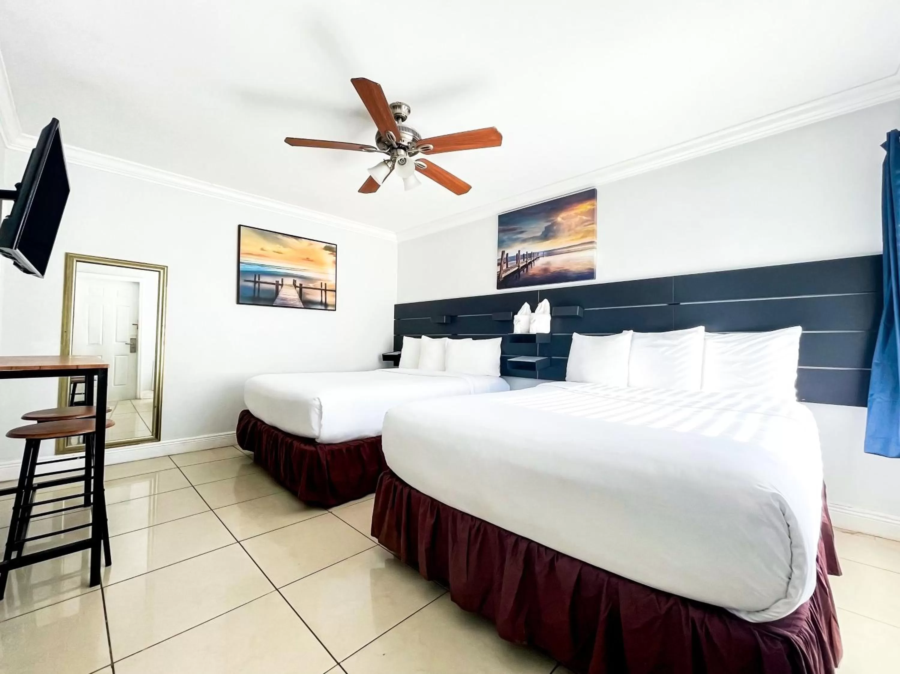 TV and multimedia, Bed in Hollywood Beach Hotels