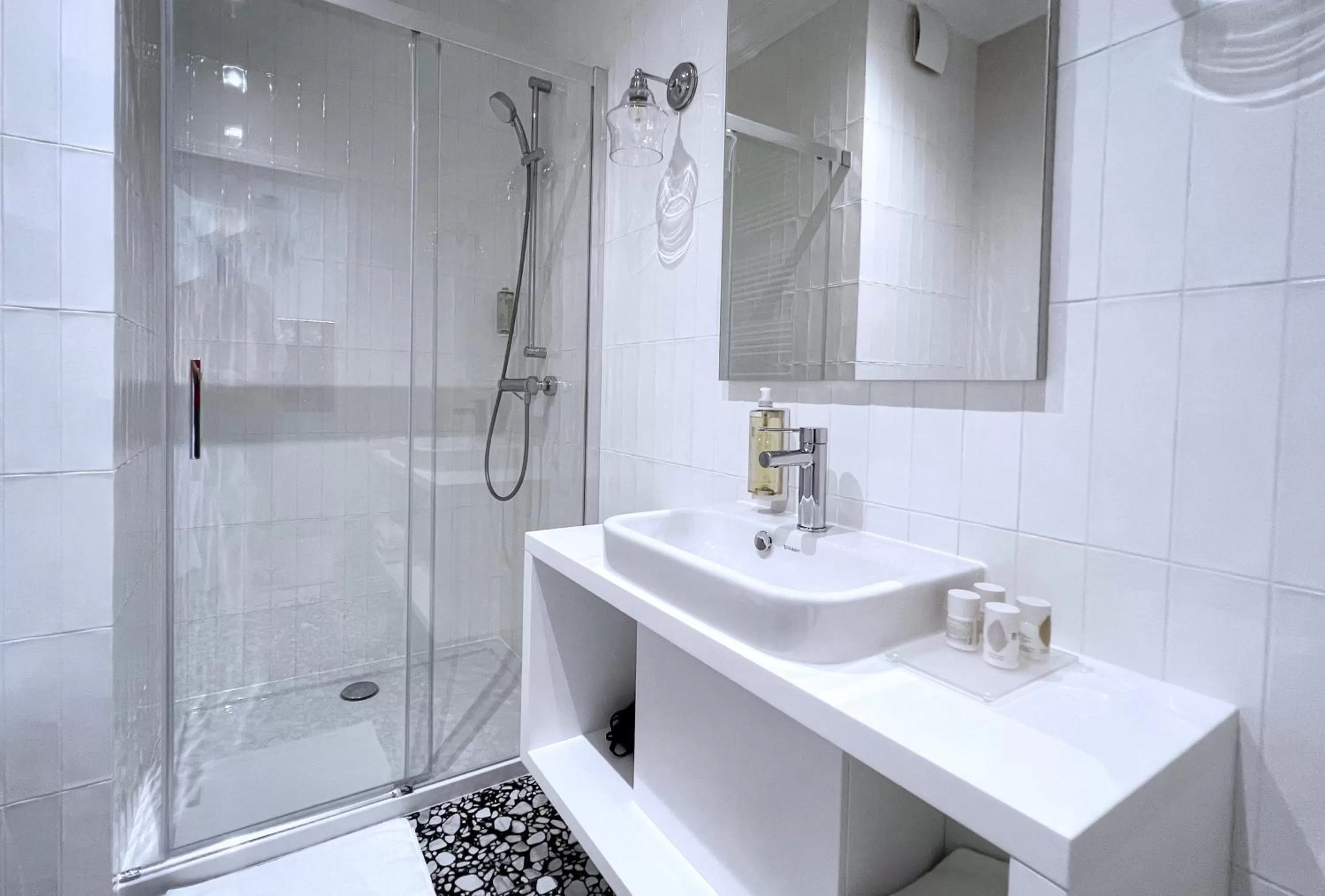 Shower in Kurkowa Apartments
