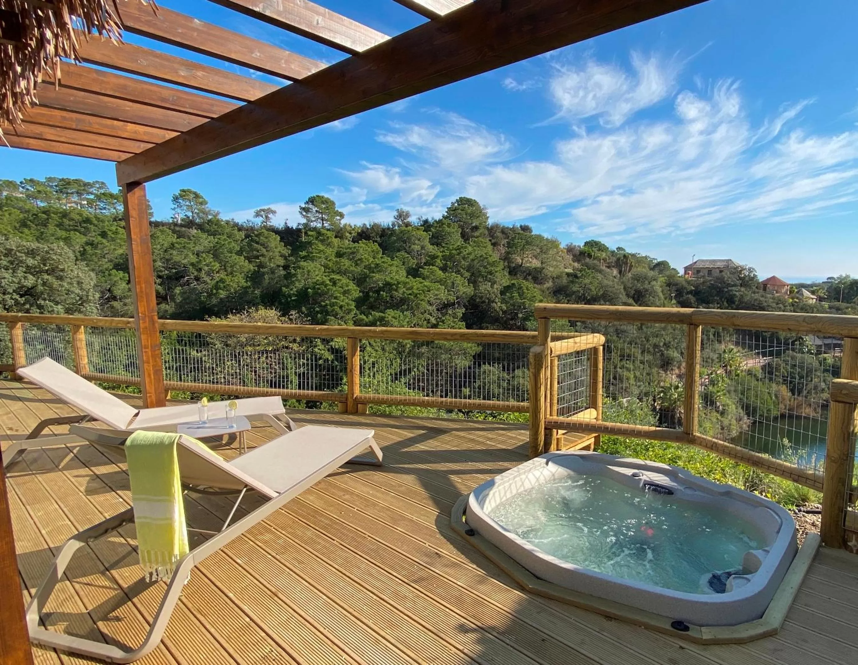 Hotel Selwo Lodge - Animal Park Tickets Included