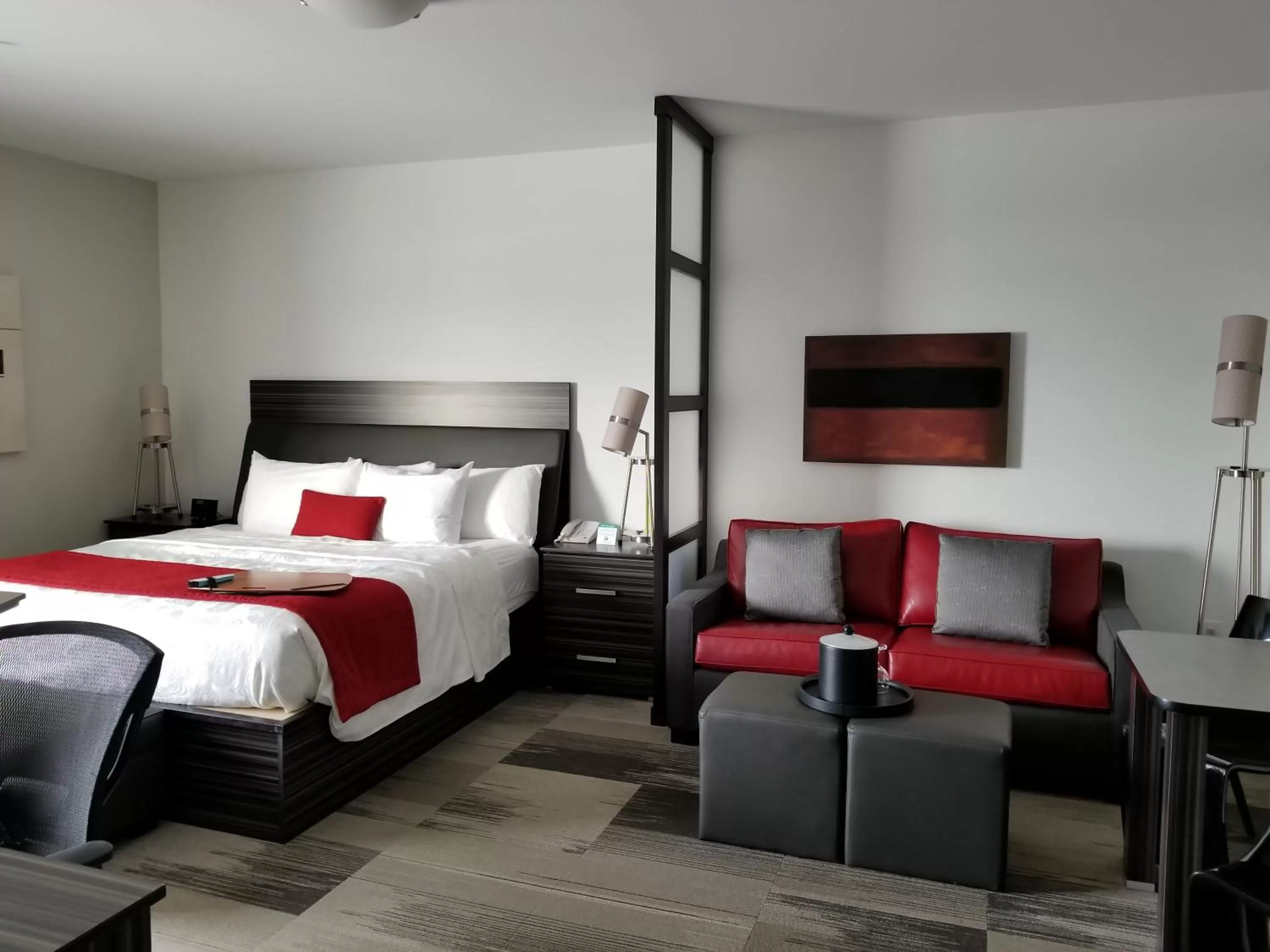 Photo of the whole room, Bed in Best Western Plus Airport Inn & Suites