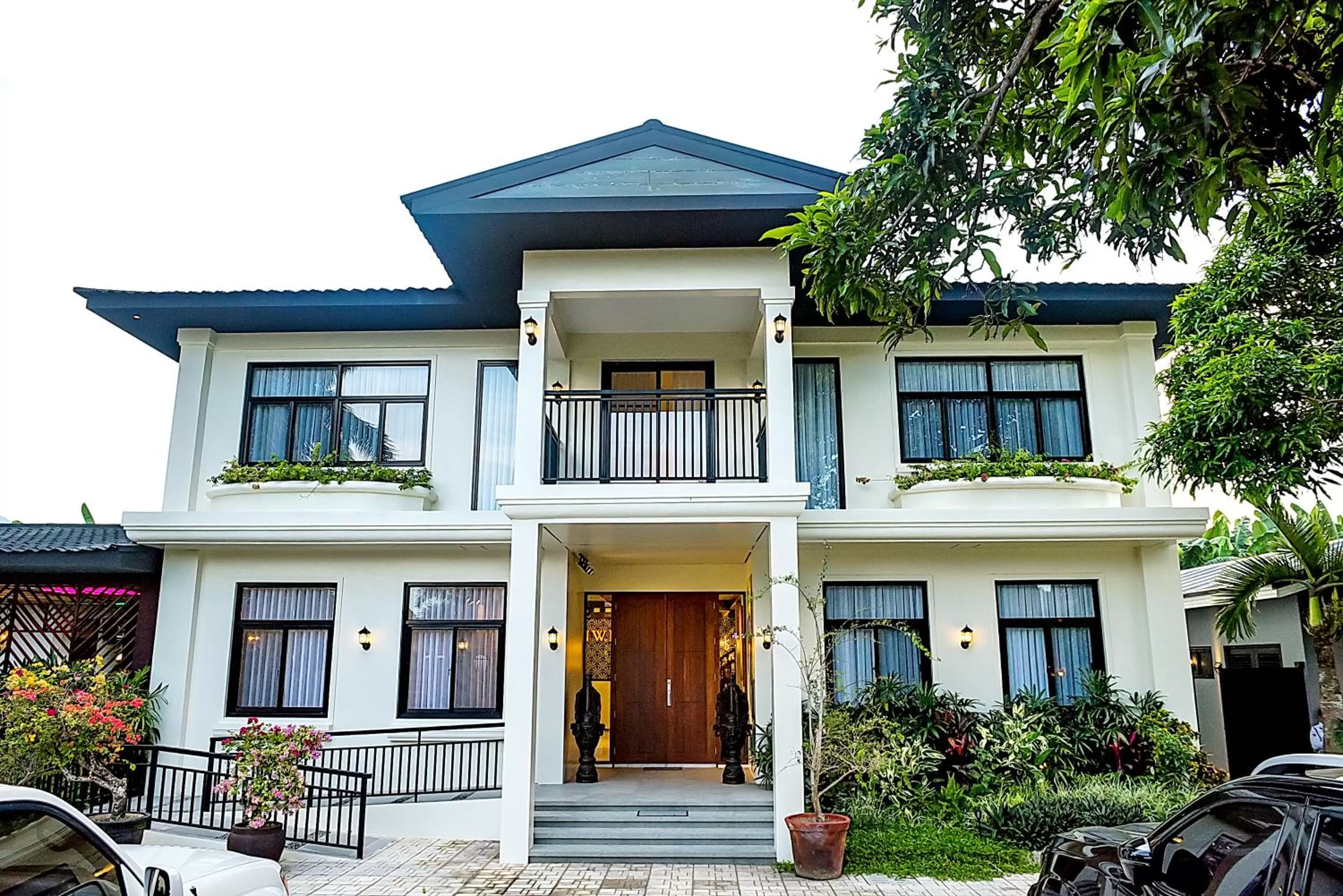 Property building in UNWND Boutique Hotel Dumaguete