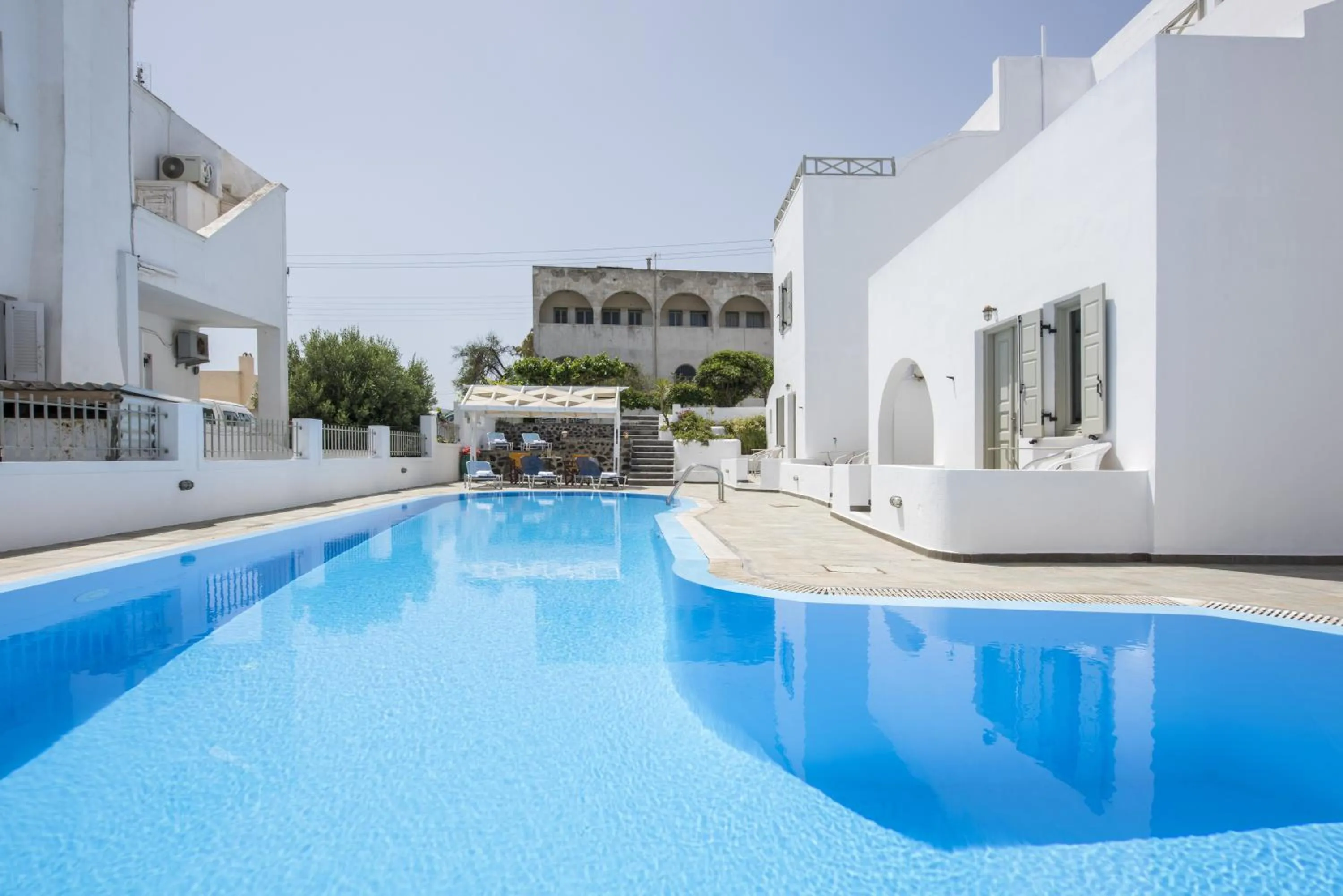 Property building in Nissos Thira