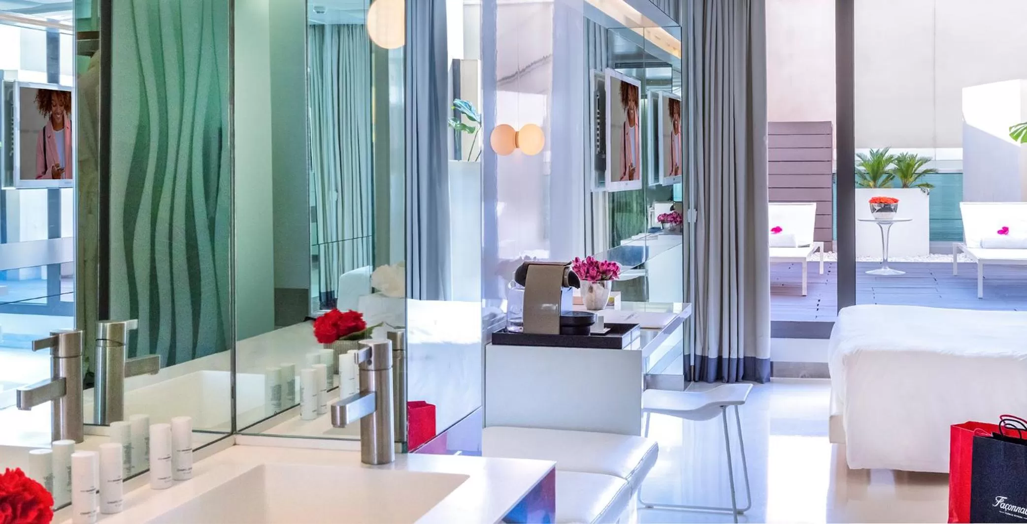 Bathroom in The Mirror Barcelona - Adults Only