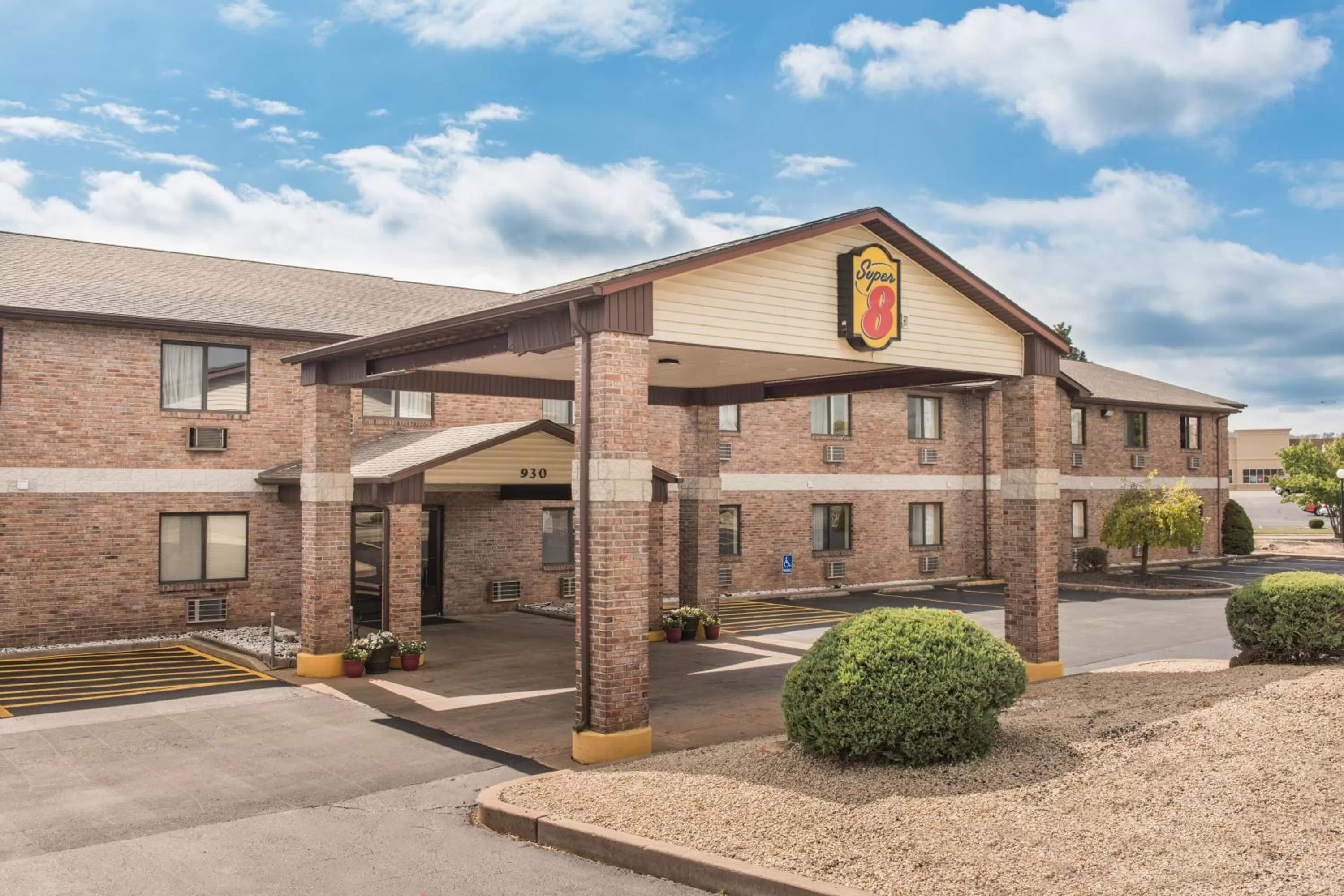 Property building in Super 8 by Wyndham Farmington