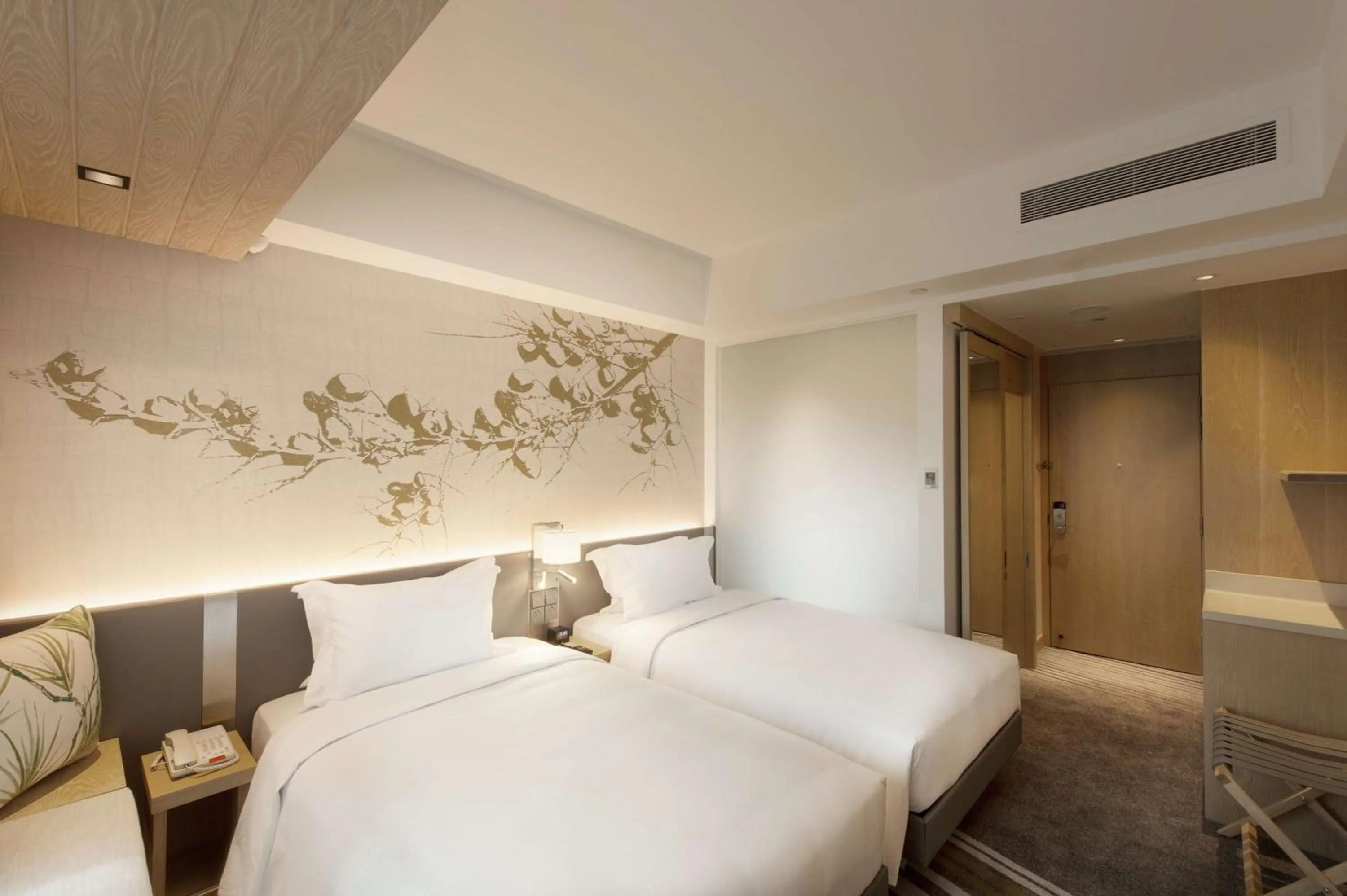 Bed in Hilton Garden Inn Singapore Serangoon