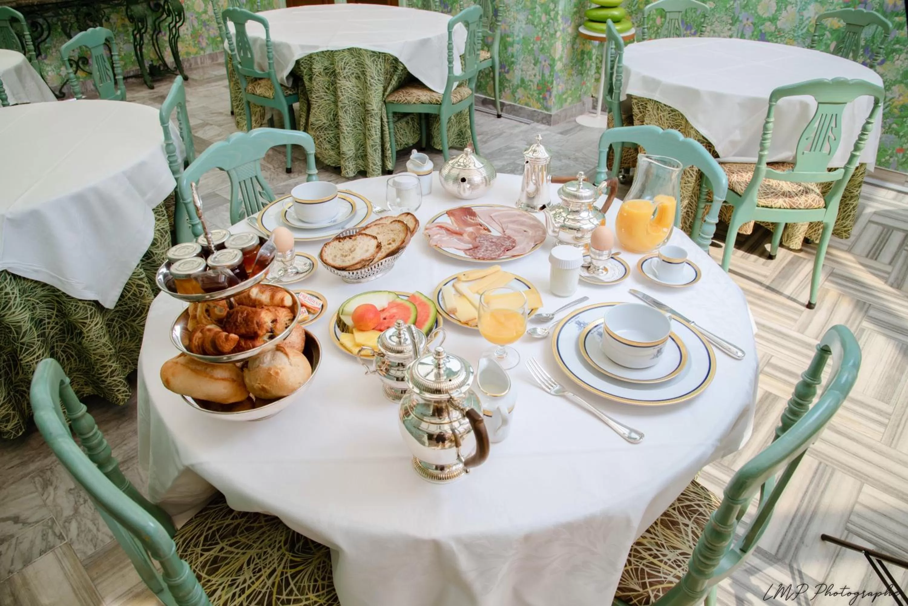 Dining area in Grand Hôtel Des Templiers, Piscine & Spa