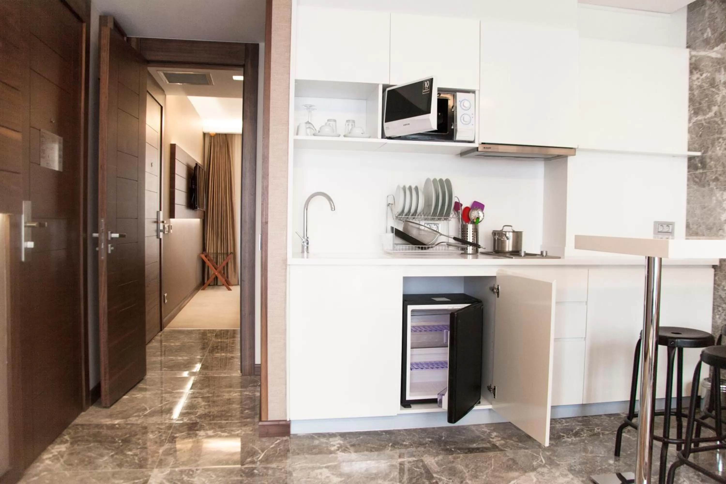 Kitchen or kitchenette in Old Port Hotel