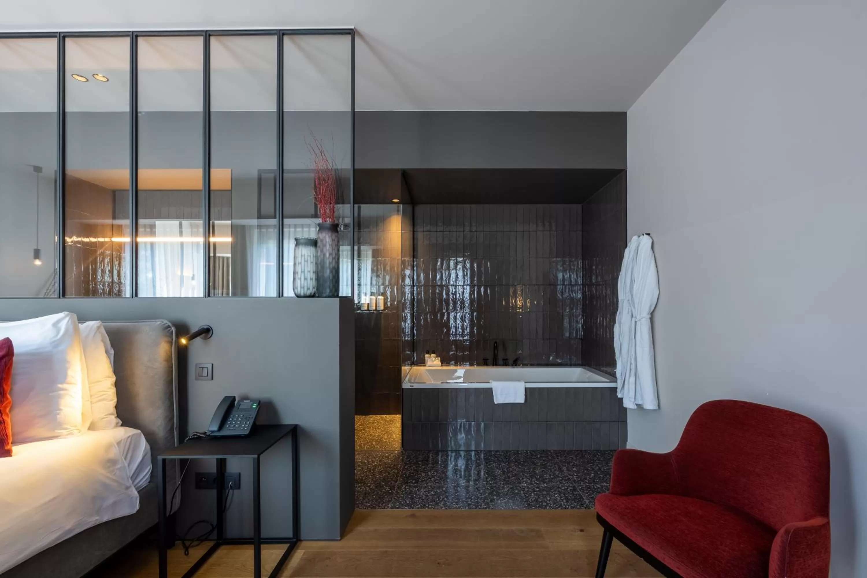 Bath, Bed in U Eat & Sleep Antwerp