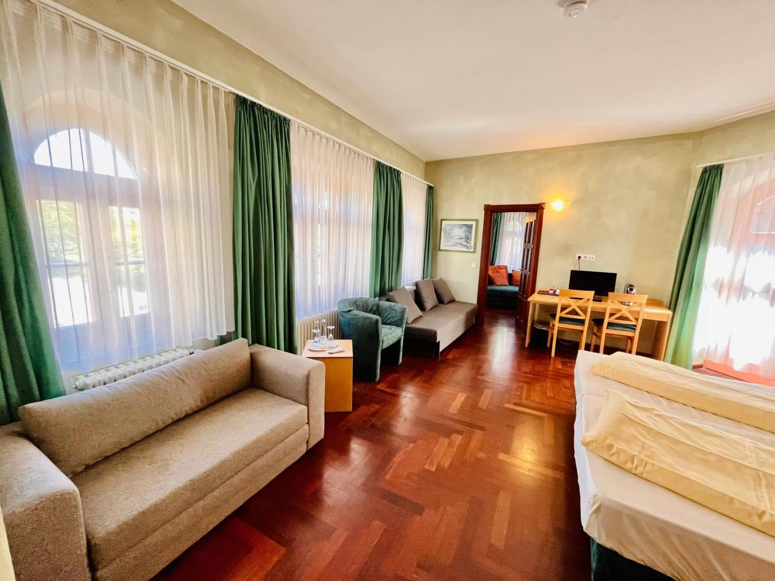 Photo of the whole room in Hotel Hoepfner Burghof