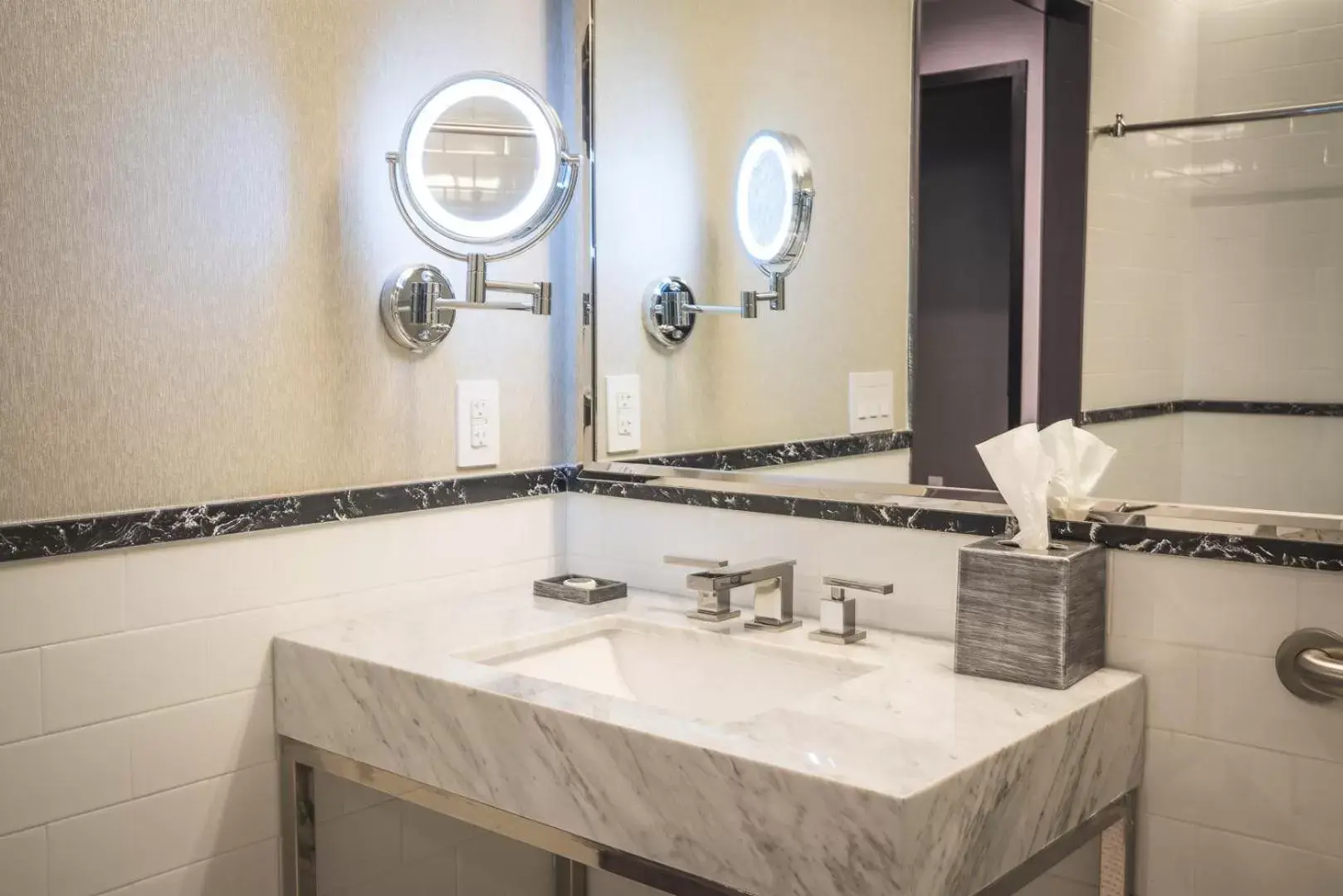 Double Room in 42 Hotel Williamsburg Double Room in 42 Hotel Williamsburg