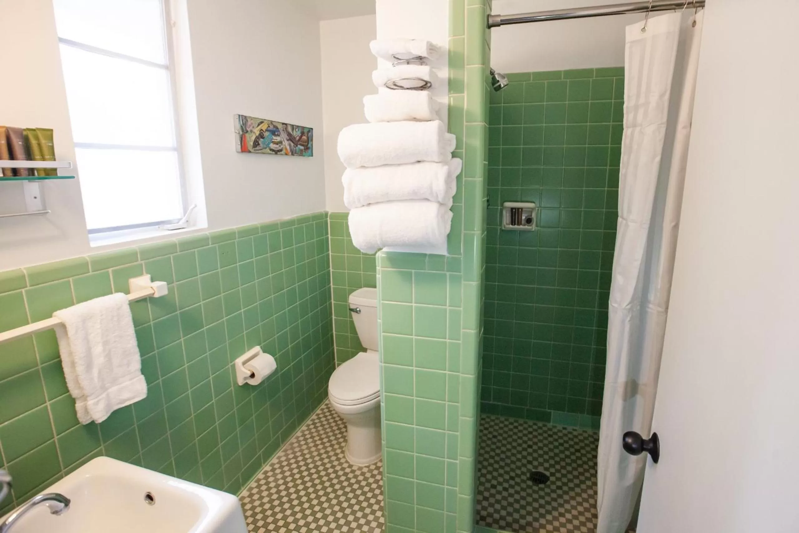 Shower in Route 19 Inn