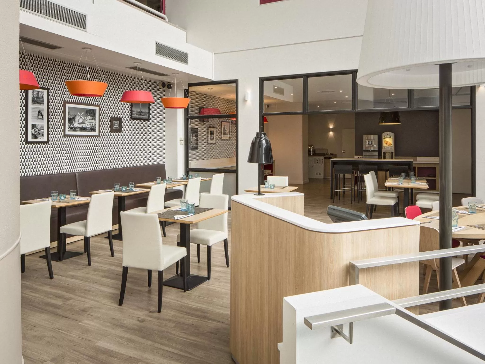 Restaurant/places to eat in Kyriad Paris Est - Bois de Vincennes