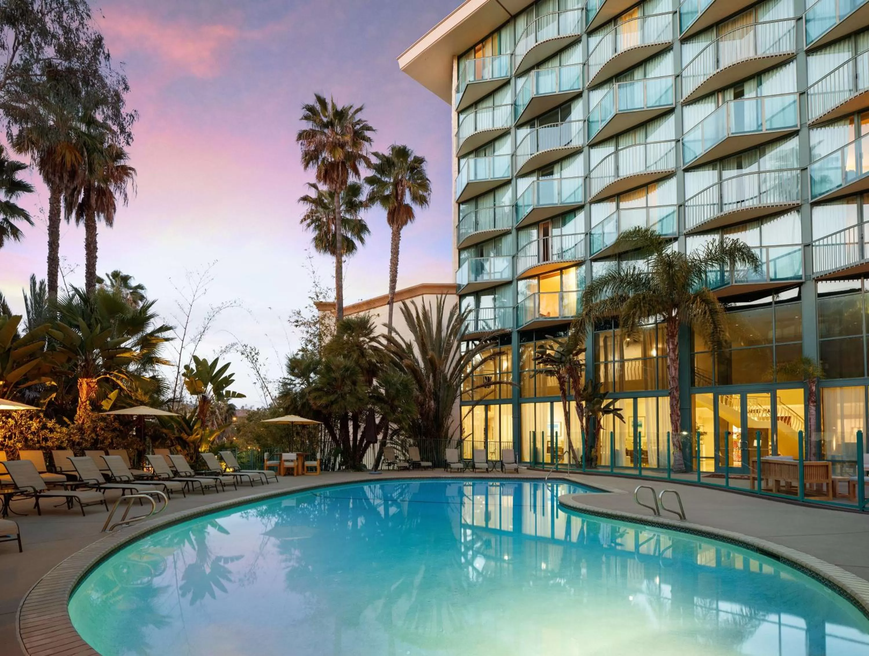 Property building in DoubleTree By Hilton San Diego Hotel Circle