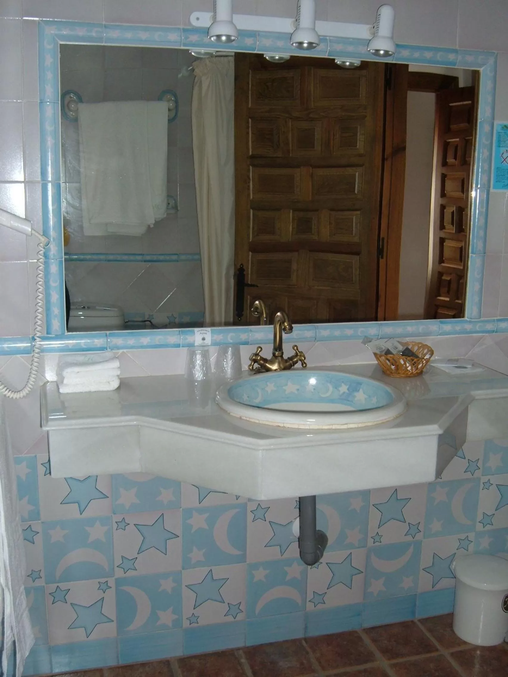 Shower, Bathroom in Hotel Rural Casares