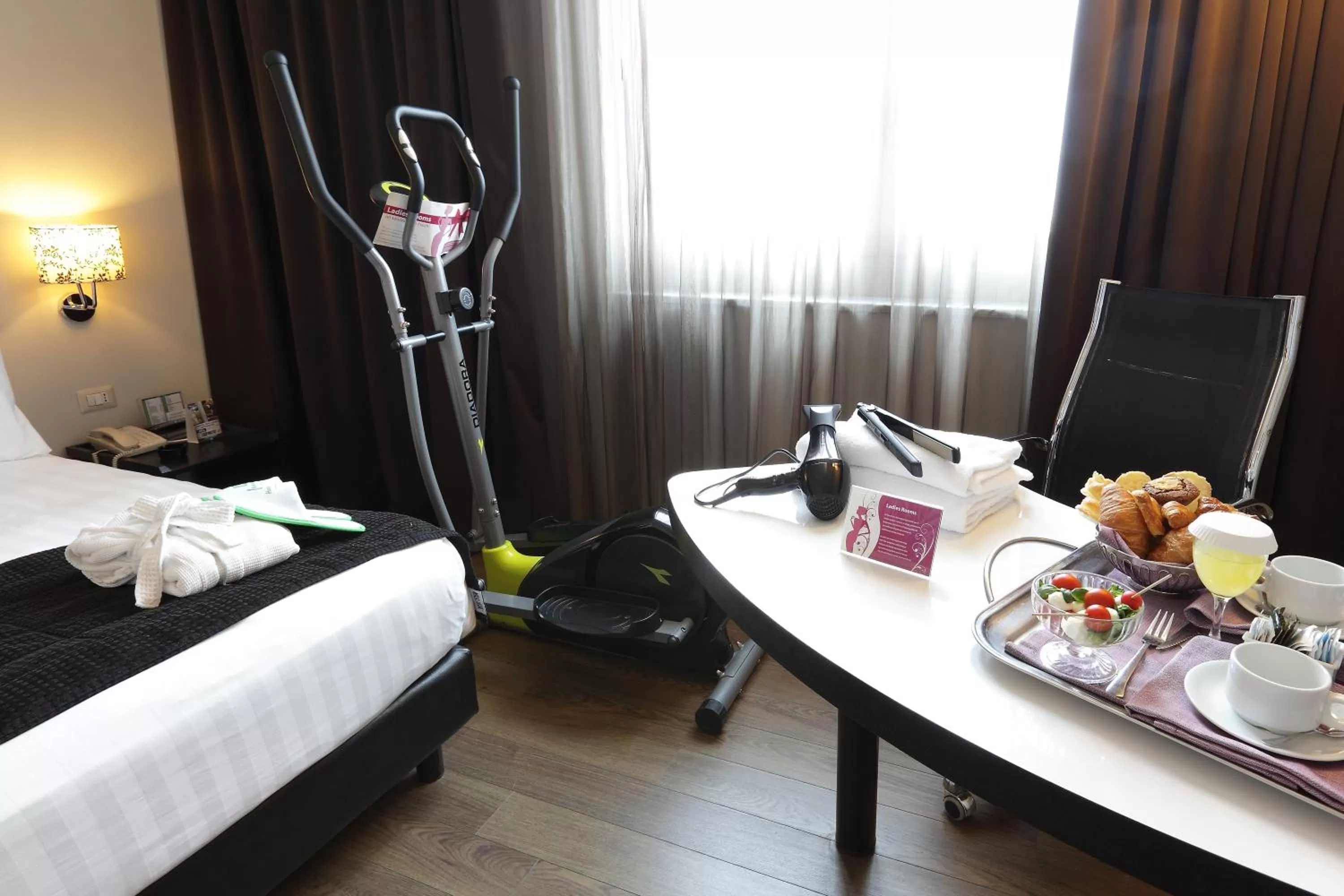 Photo of the whole room, Bed in Holiday Inn Genoa City by IHG