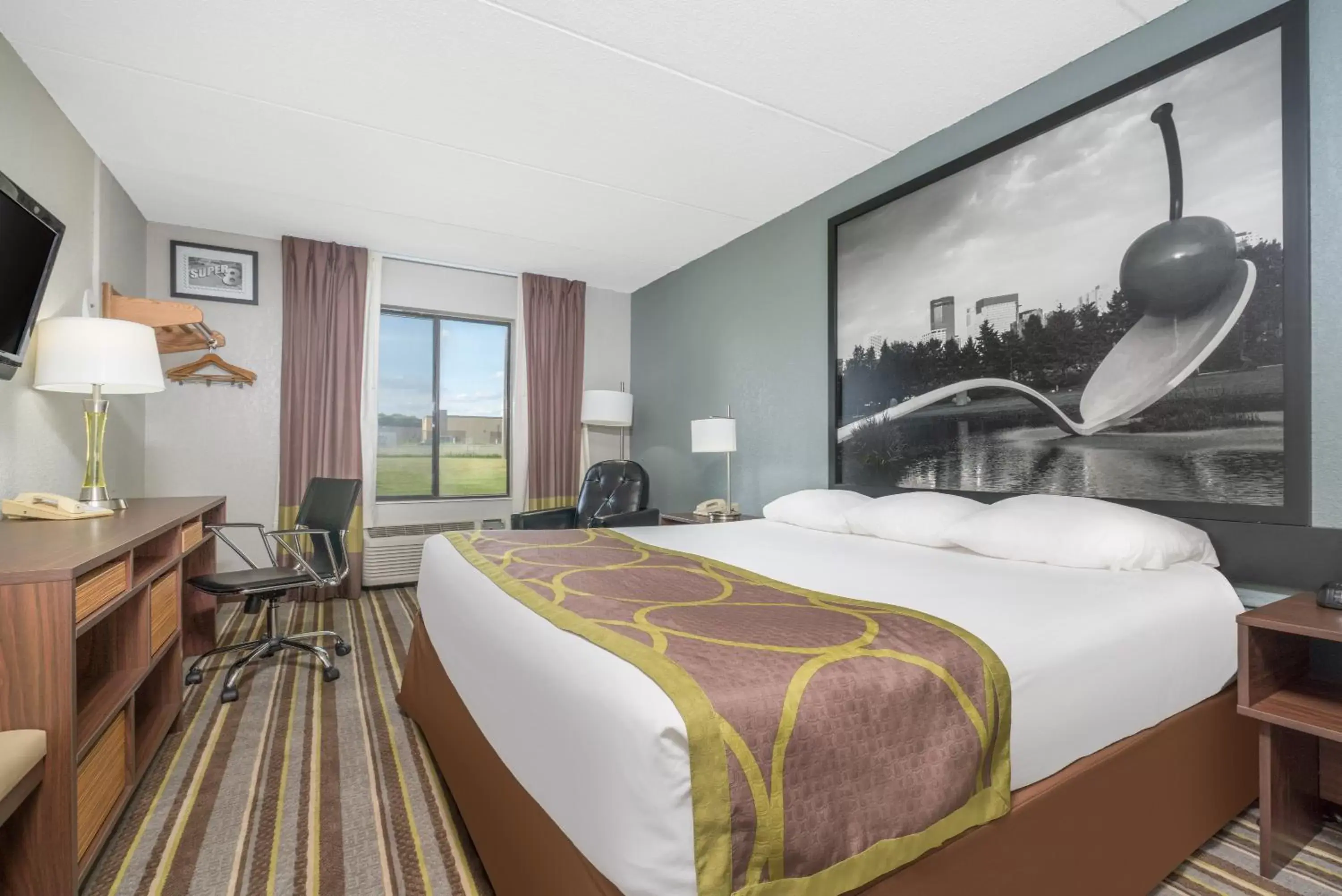 Standard King Room - Smoking in Super 8 by Wyndham Bloomington/Airport Standard King Room - Smoking in Super 8 by Wyndham Bloomington/Airport