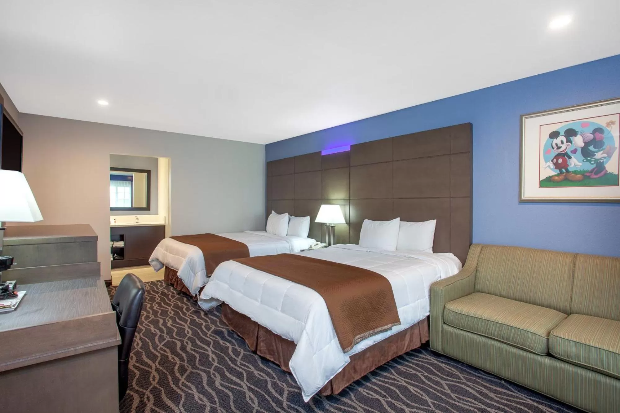 Bed in Travelodge Inn & Suites by Wyndham Anaheim on Disneyland Dr