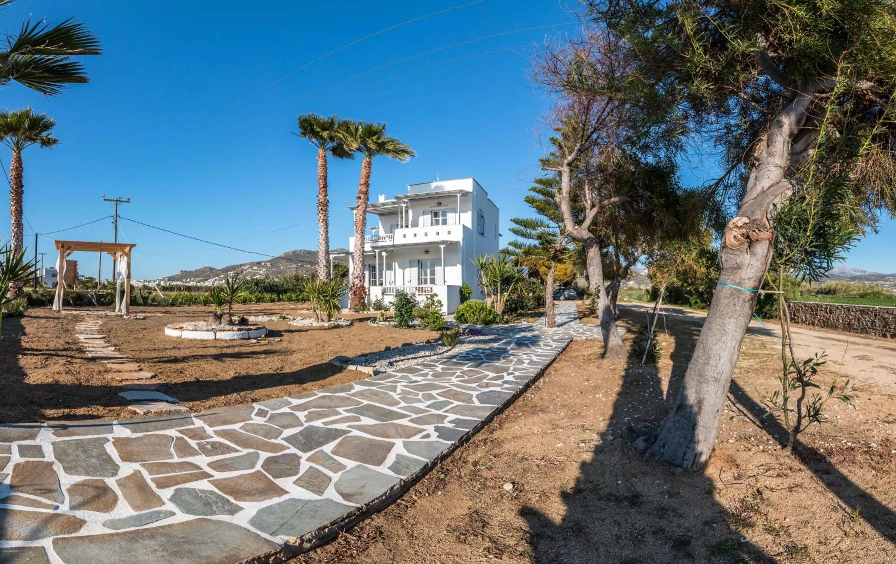 Property building in Ktima Bianco