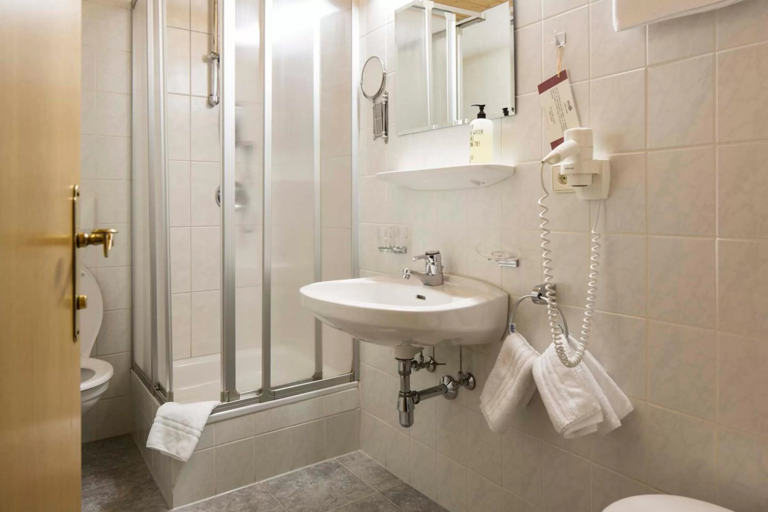 Bathroom in Hotel Johanna mitten im Ötztal