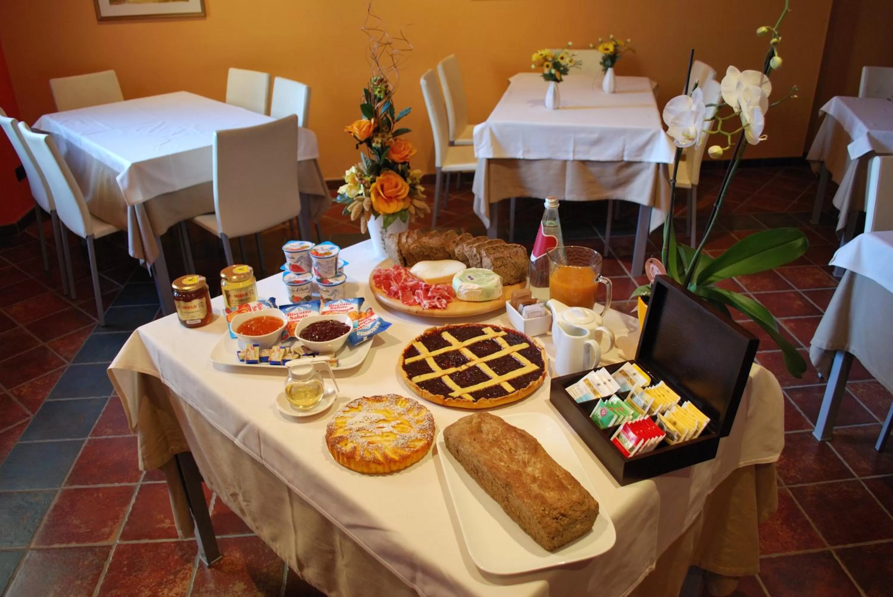 Breakfast in B&B l'Angolo di Rosina con ristorante