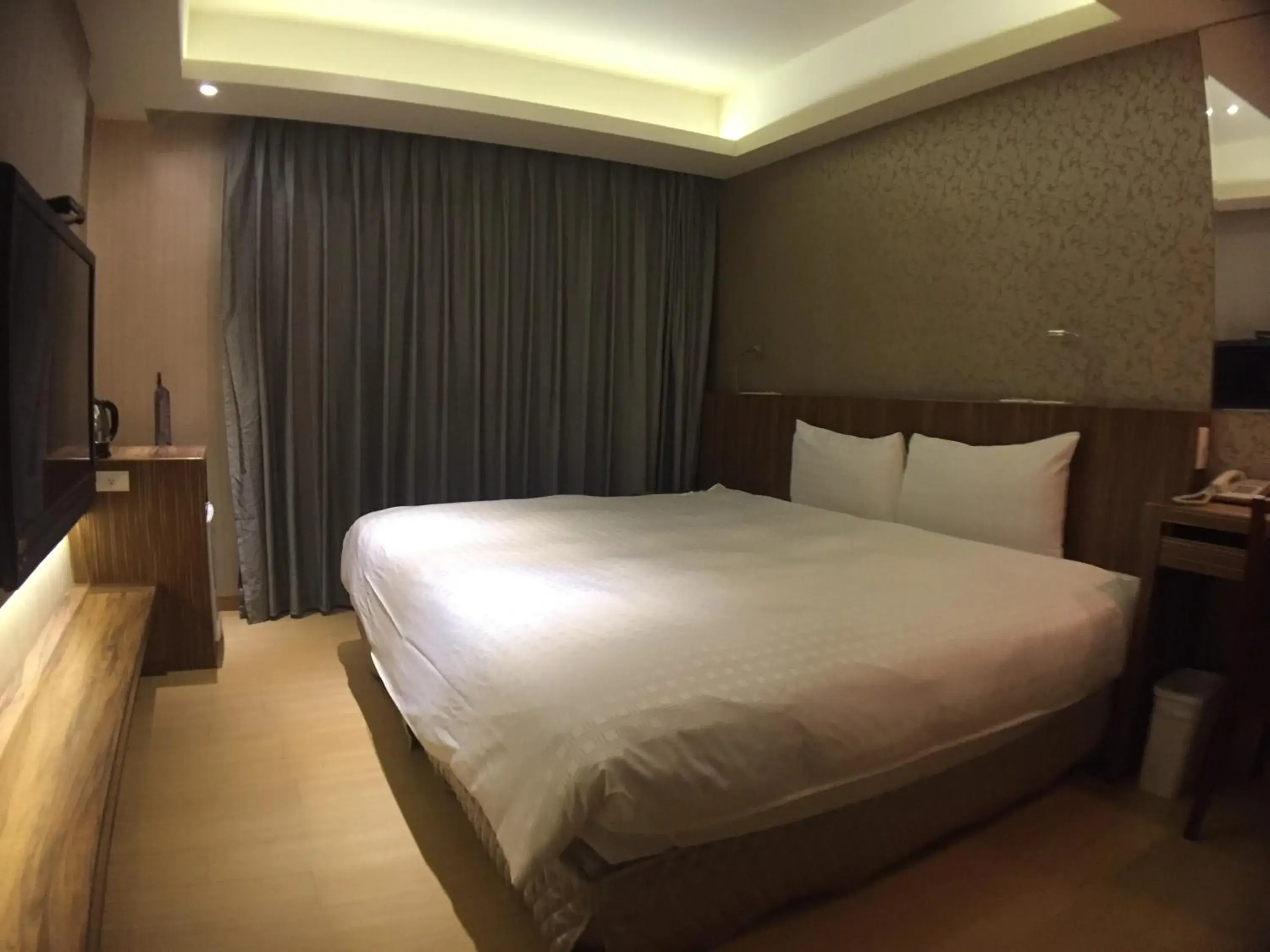 Standard Double Room in Paris Business Hotel Standard Double Room in Paris Business Hotel