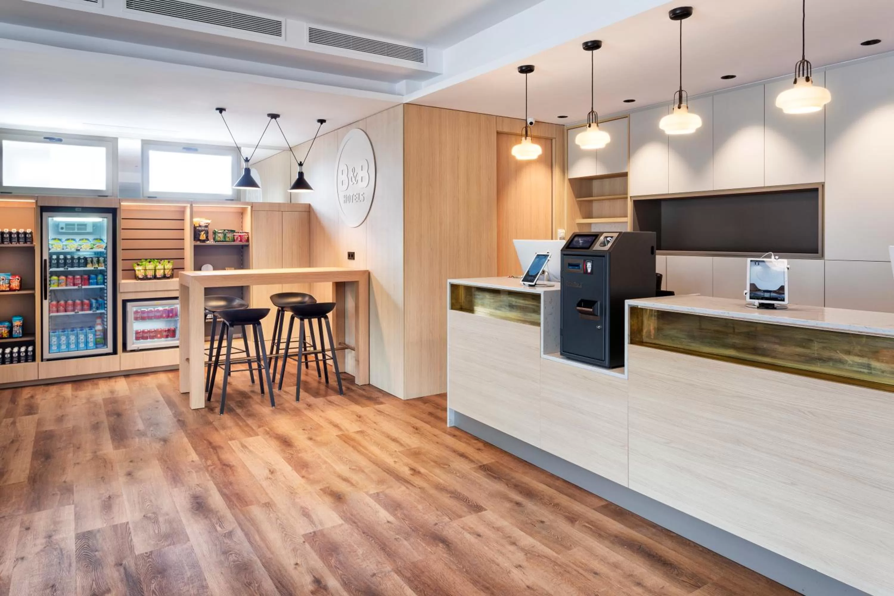 Lobby or reception in B&B HOTEL Barcelona Sant Cugat
