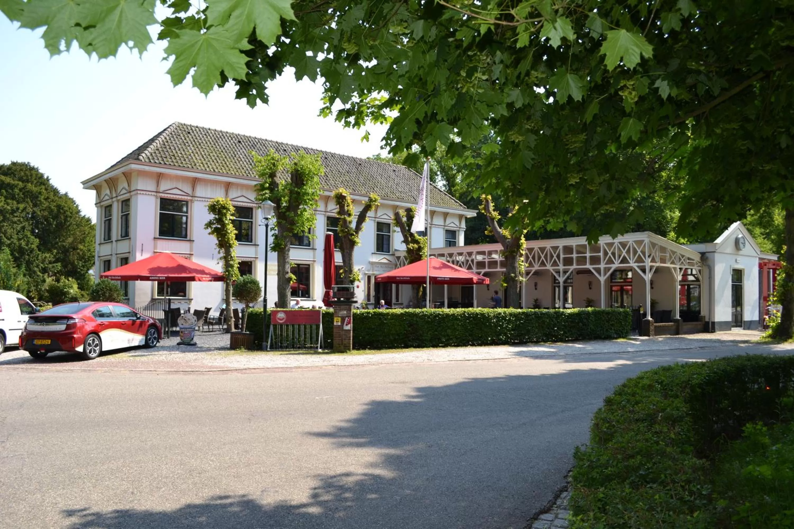 Property building in Hotel-Restaurant Het Rechthuis