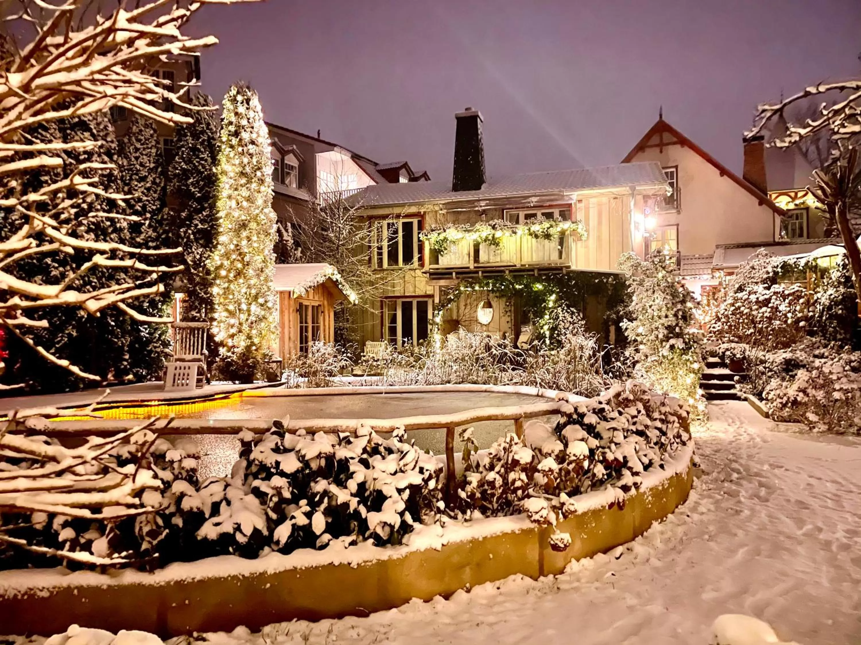 Property Building in Weißt Du noch - Gästehäuser & Suiten