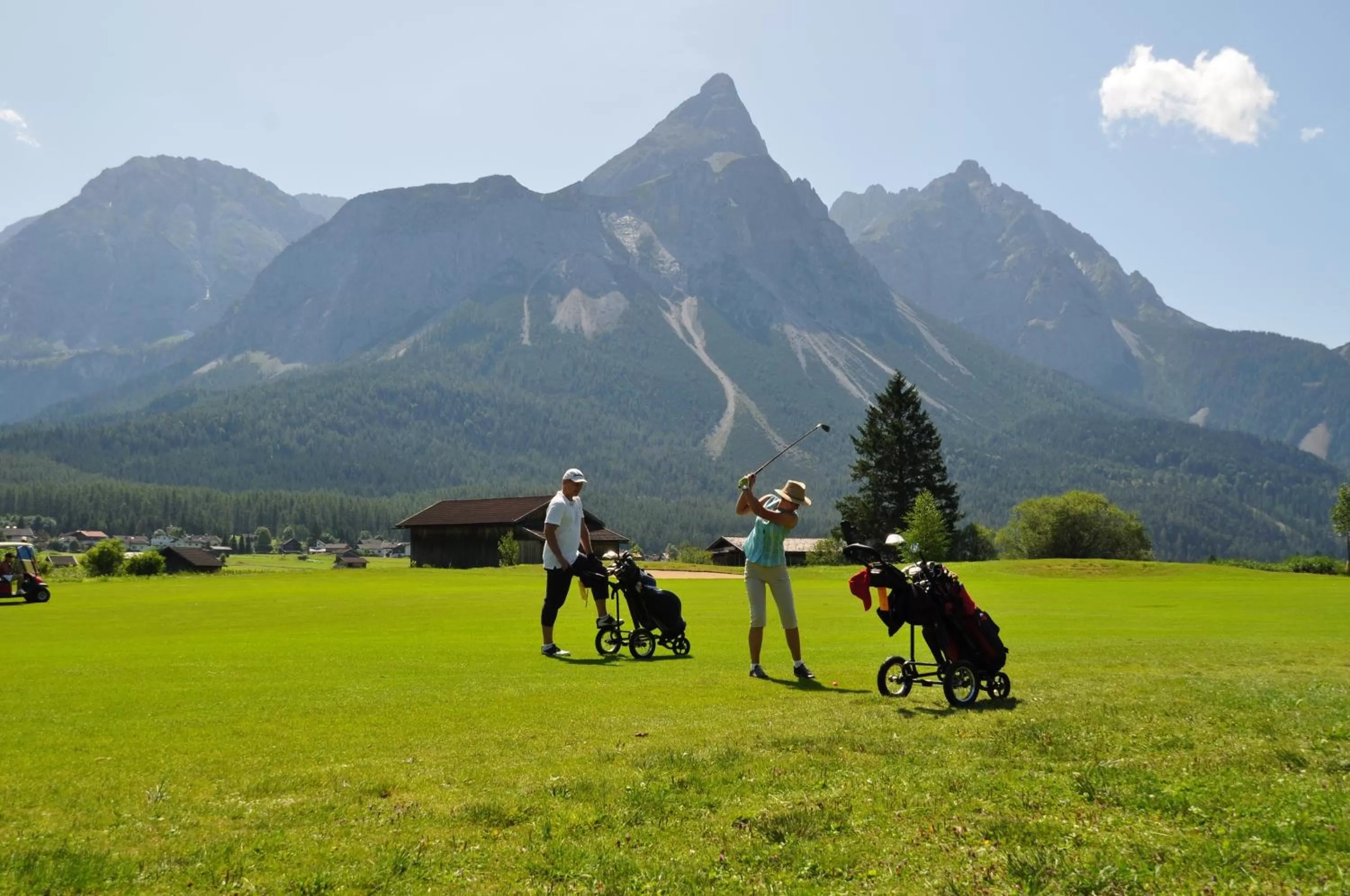 Golfcourse, Guests in Hotel Alpen Residence