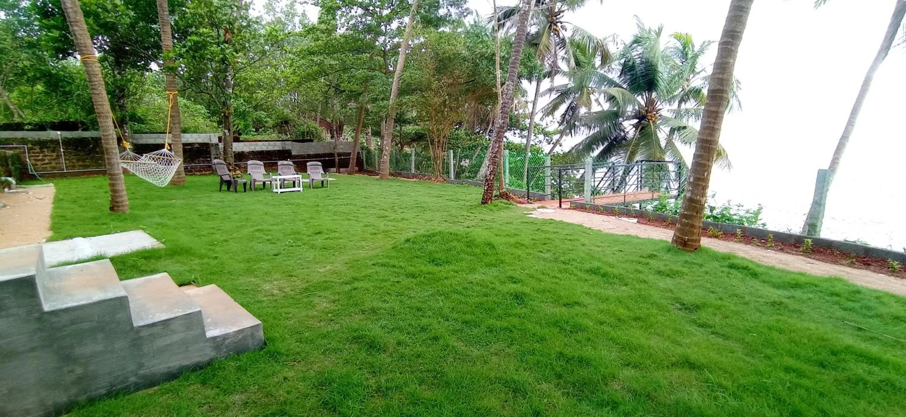 Garden in Perch by the sea