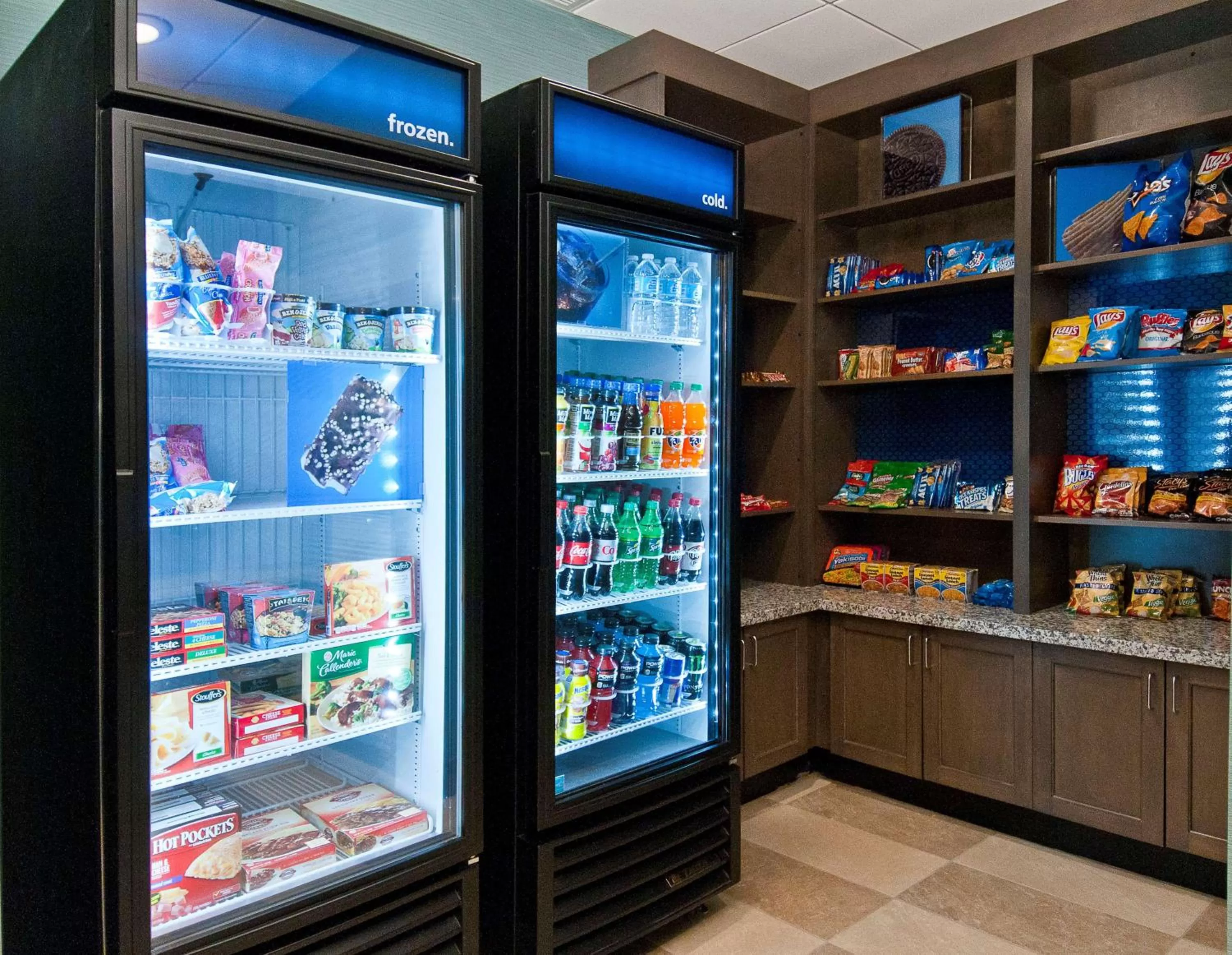 Restaurant/places to eat in Hampton Inn & Suites Pensacola/I-10 Pine Forest Road