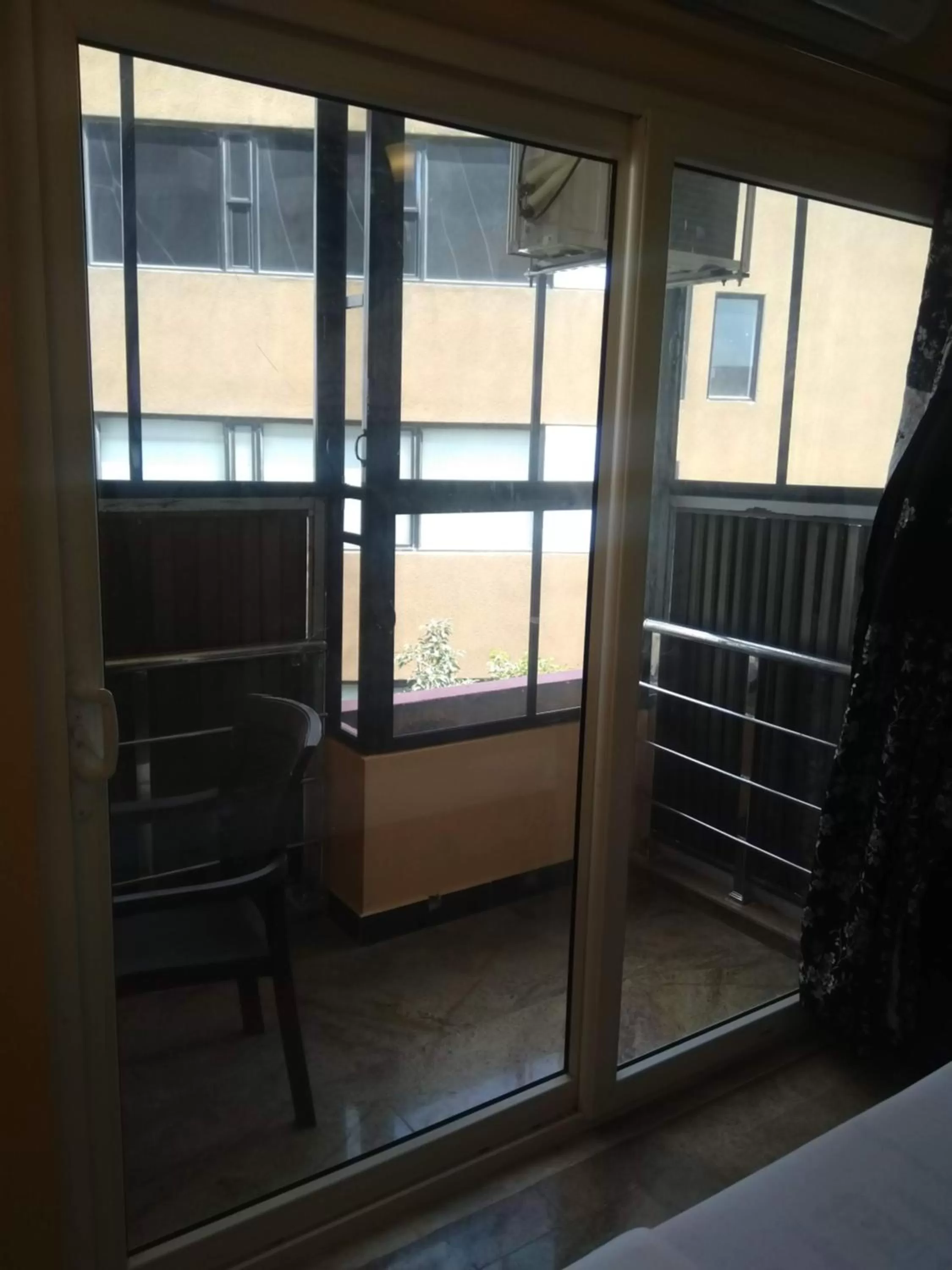 Balcony/Terrace in Chandru De Green