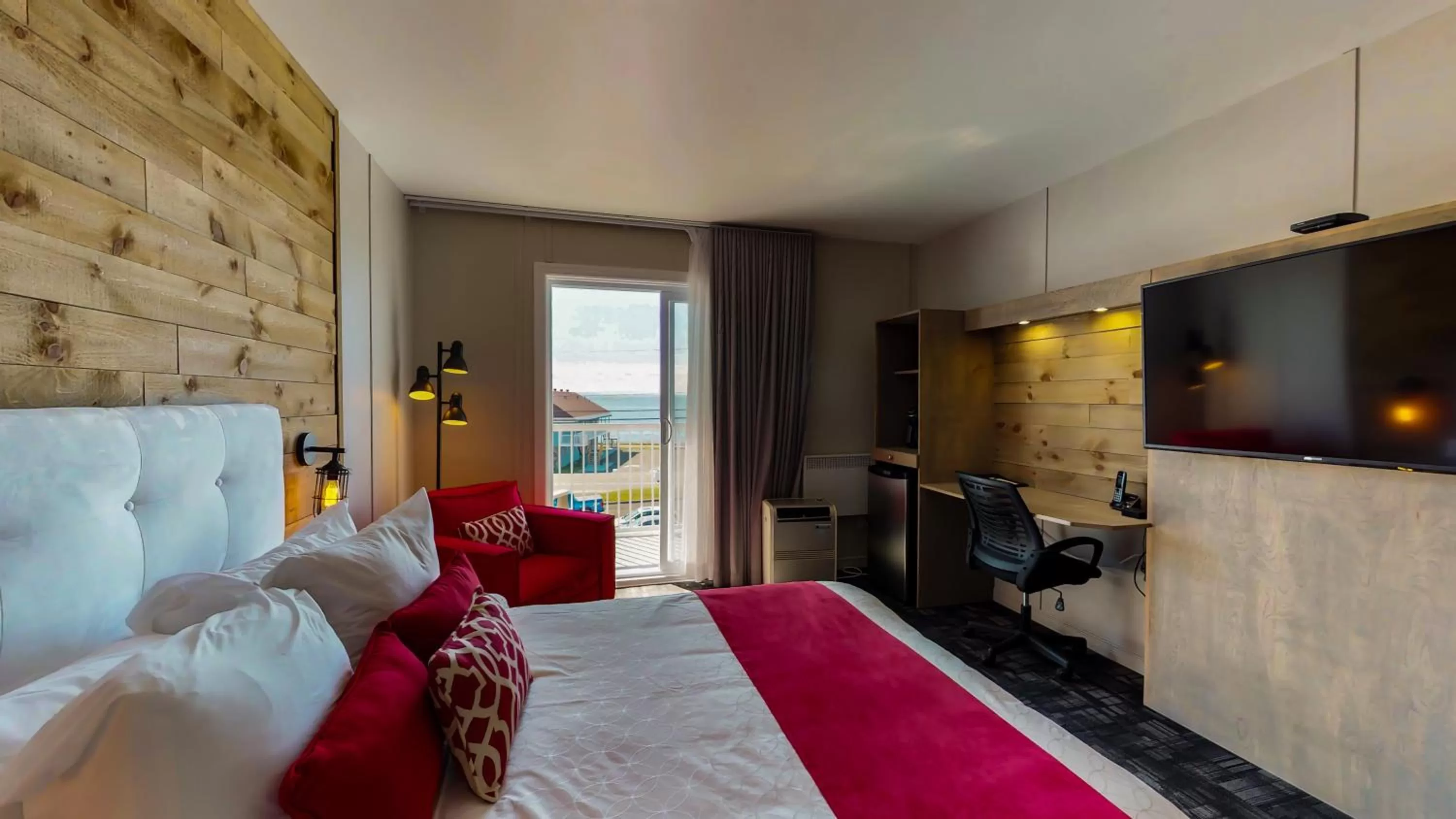 Staff in Hostellerie Baie Bleue