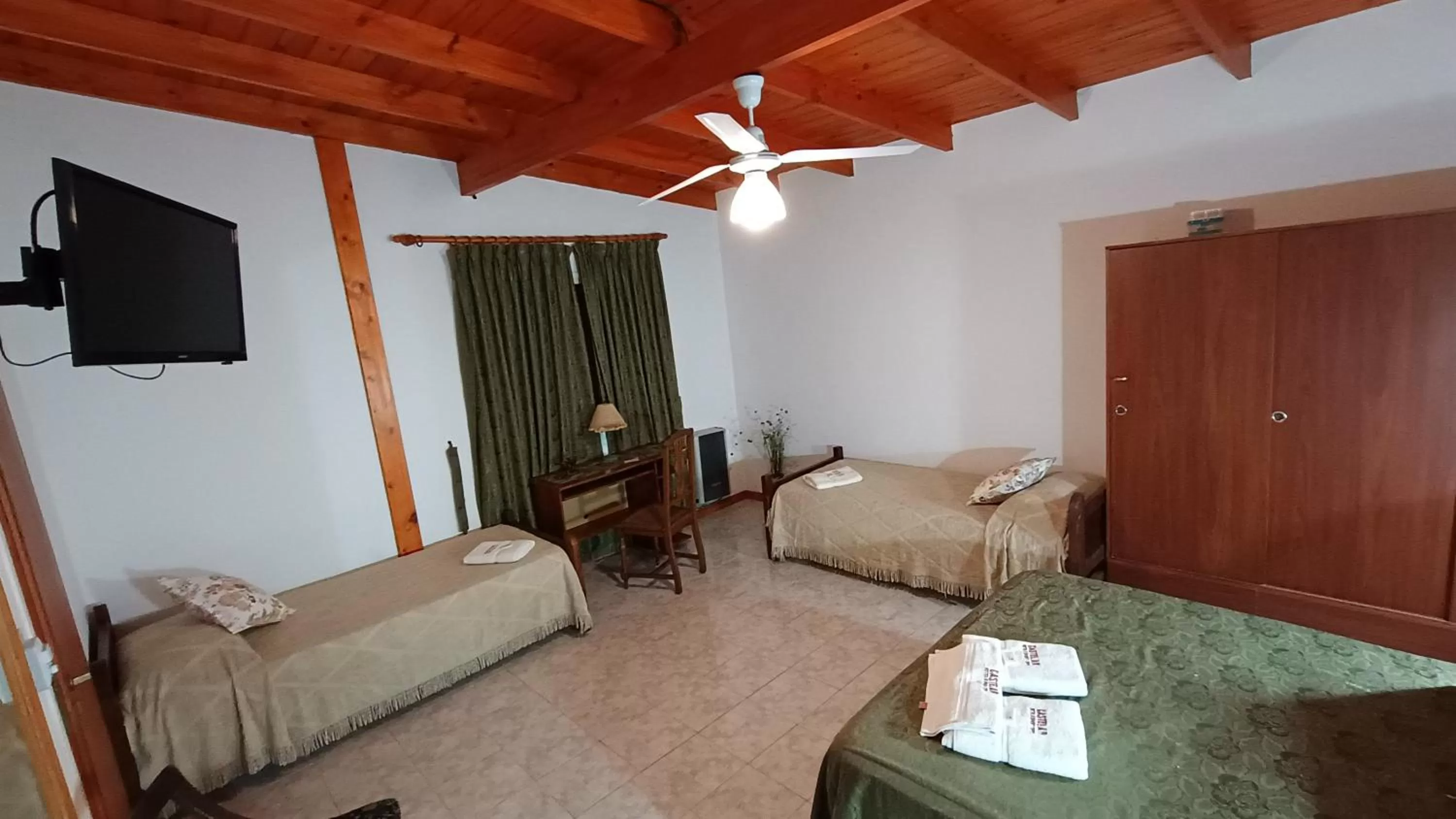 Bed in Castelar - Hotel & Apart