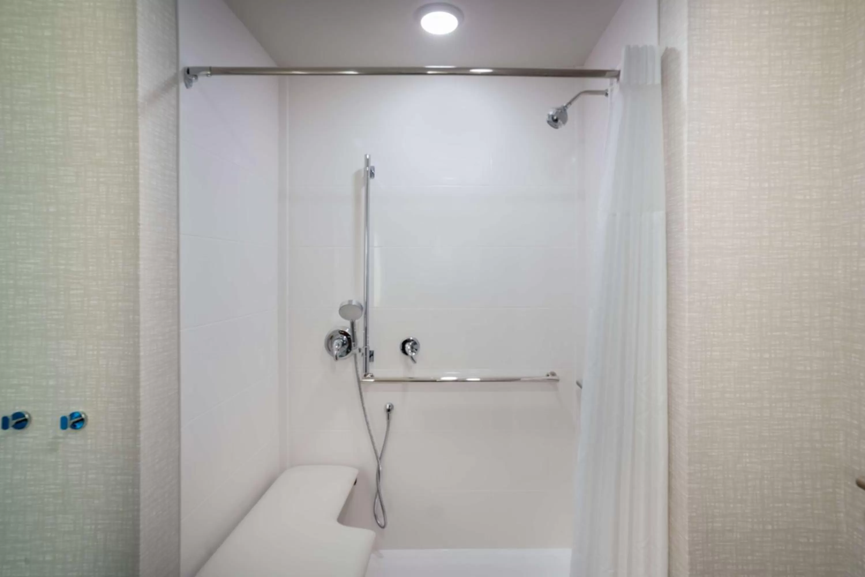 Bathroom in Hampton Inn Greer Greenville, Sc