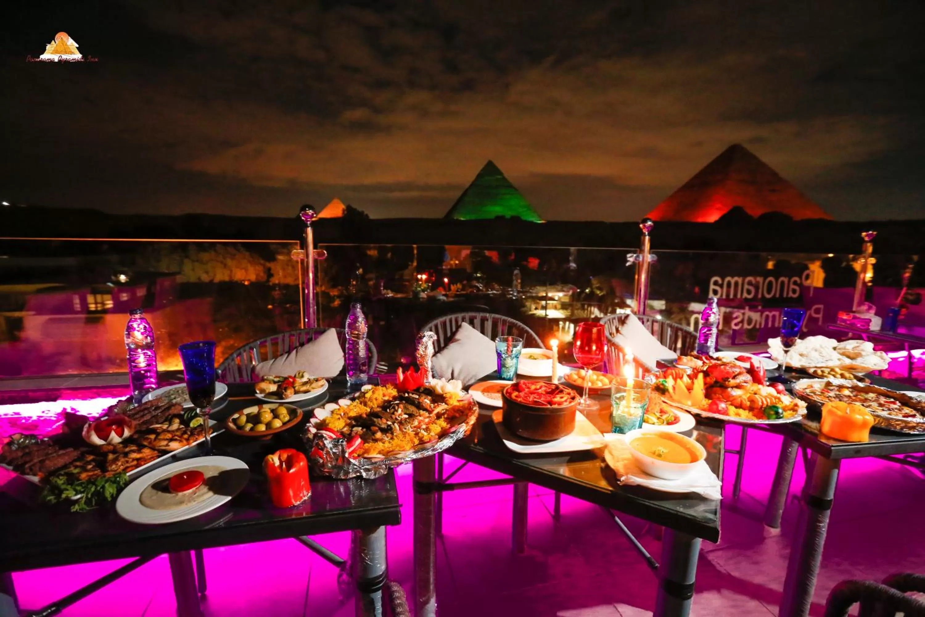 Restaurant/places to eat in PANORAMA view pyramids