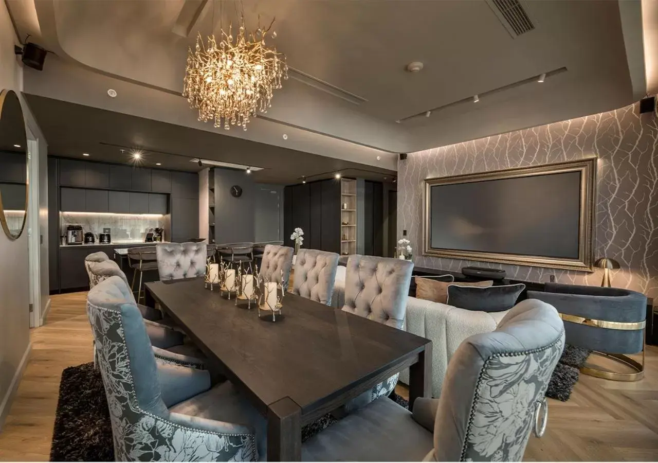 Executive Suite in The Rockefeller Hotel by NEWMARK Executive Suite in The Rockefeller Hotel by NEWMARK