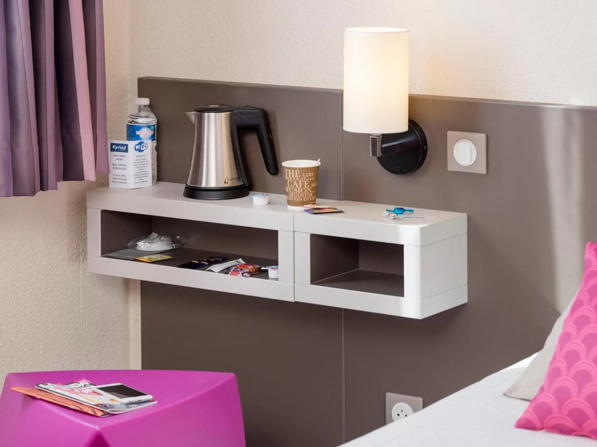 Single Room in Kyriad Hotel Lyon Givors Single Room in Kyriad Hotel Lyon Givors