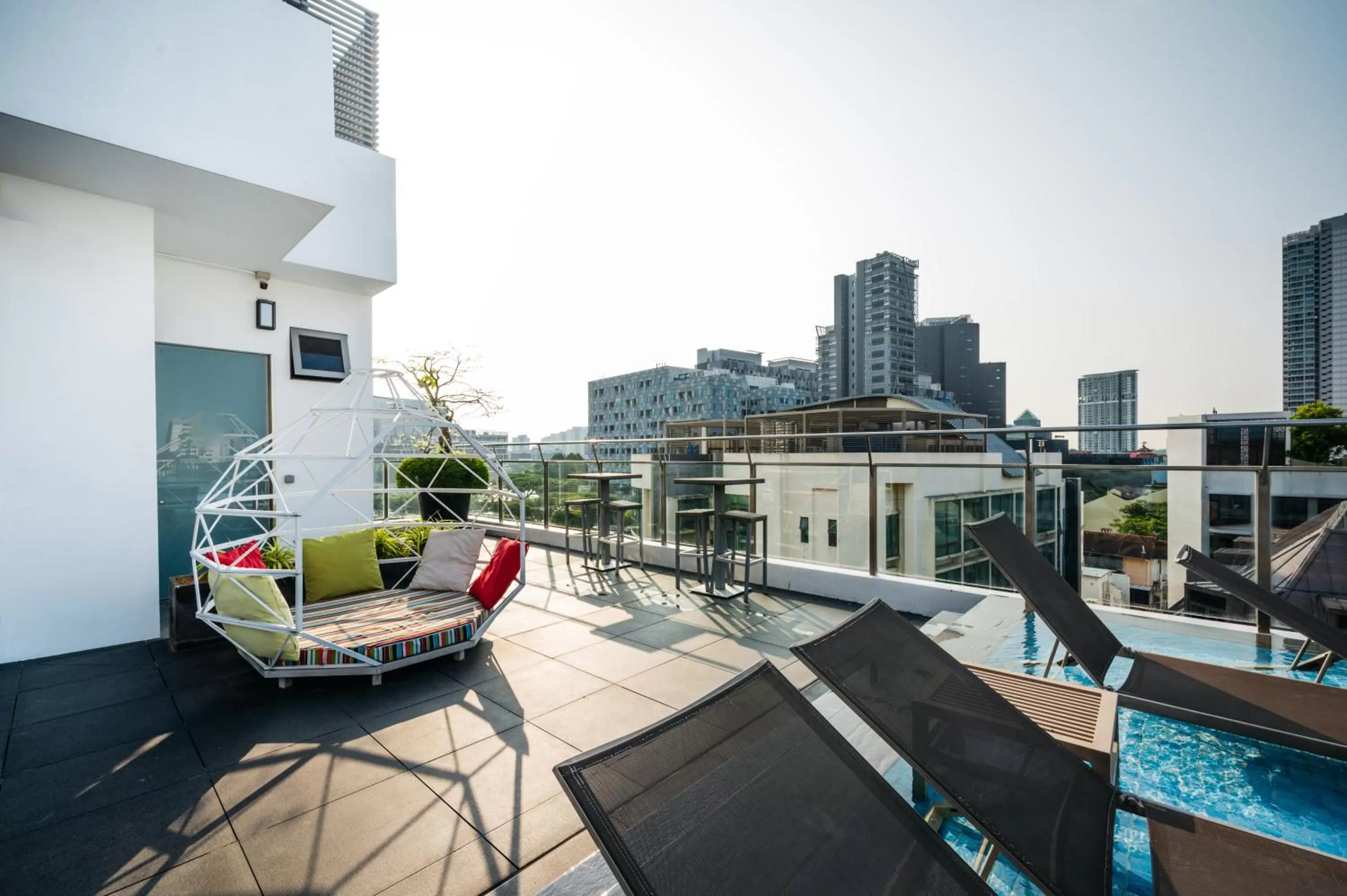 sunbed in Mercure Singapore Tyrwhitt