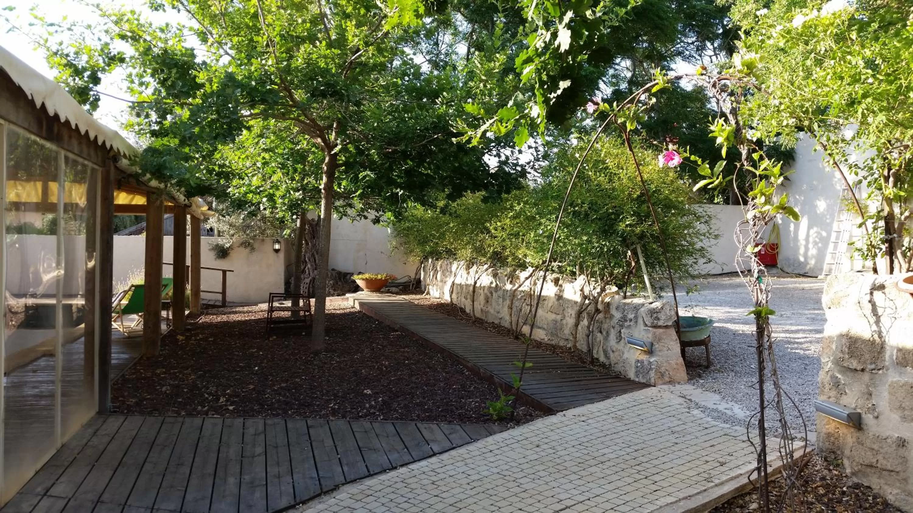 Garden, Patio/Outdoor Area in Smadar-Inn