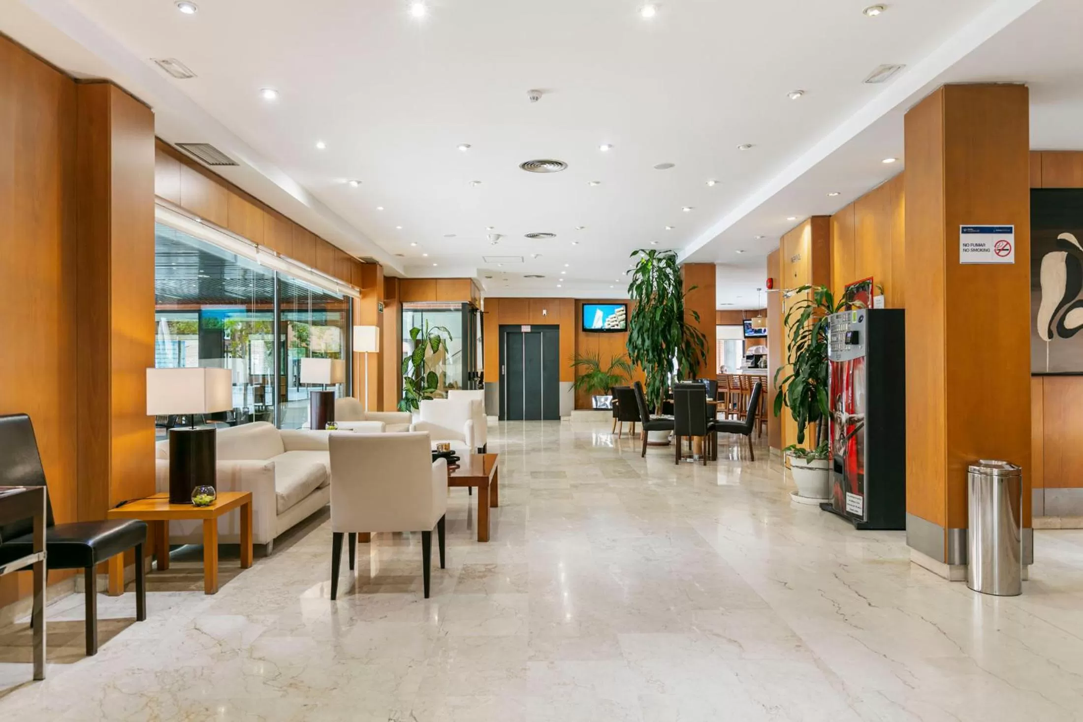 Lobby or reception in Globales de los Reyes