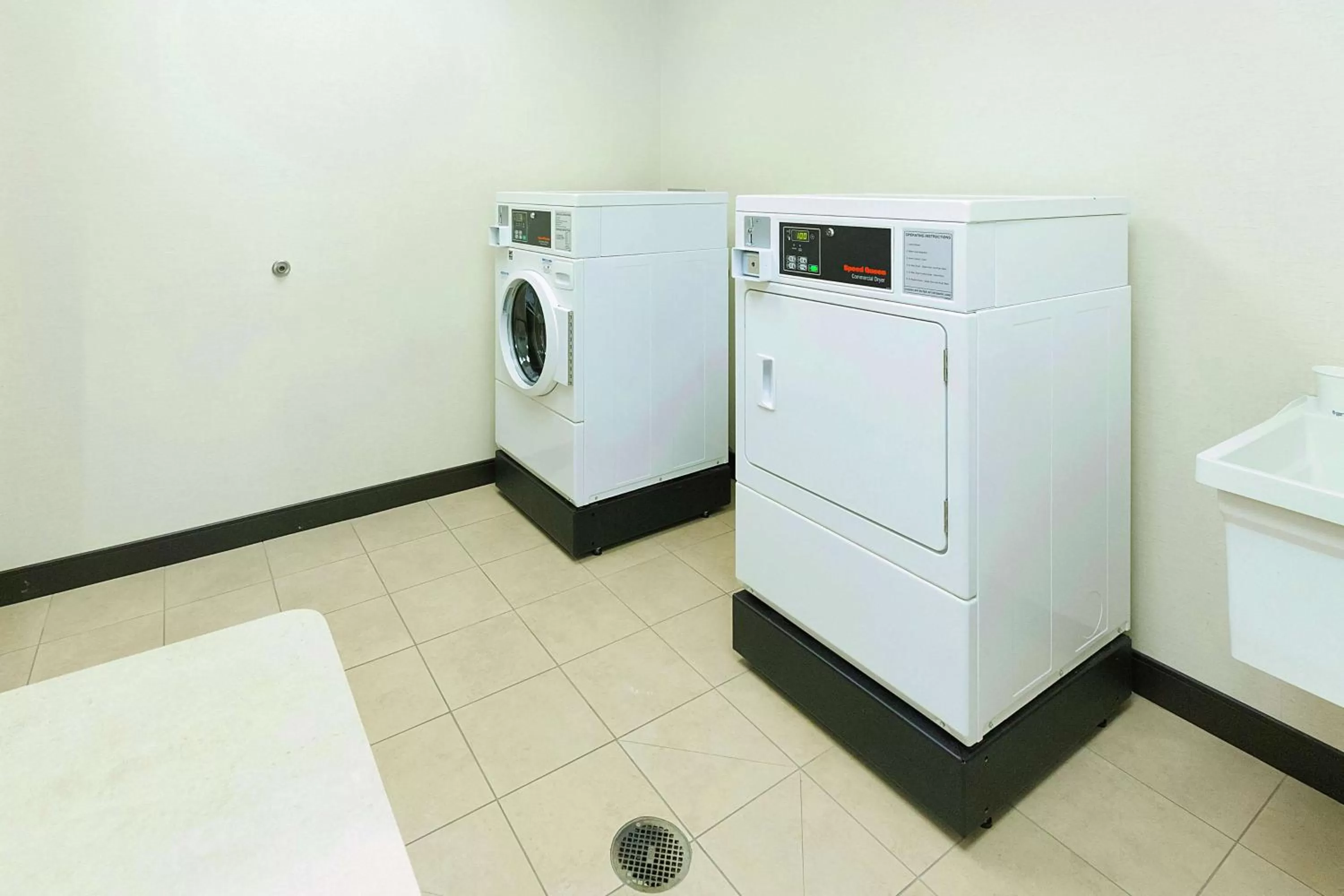 Property building in Hampton Inn Waynesburg